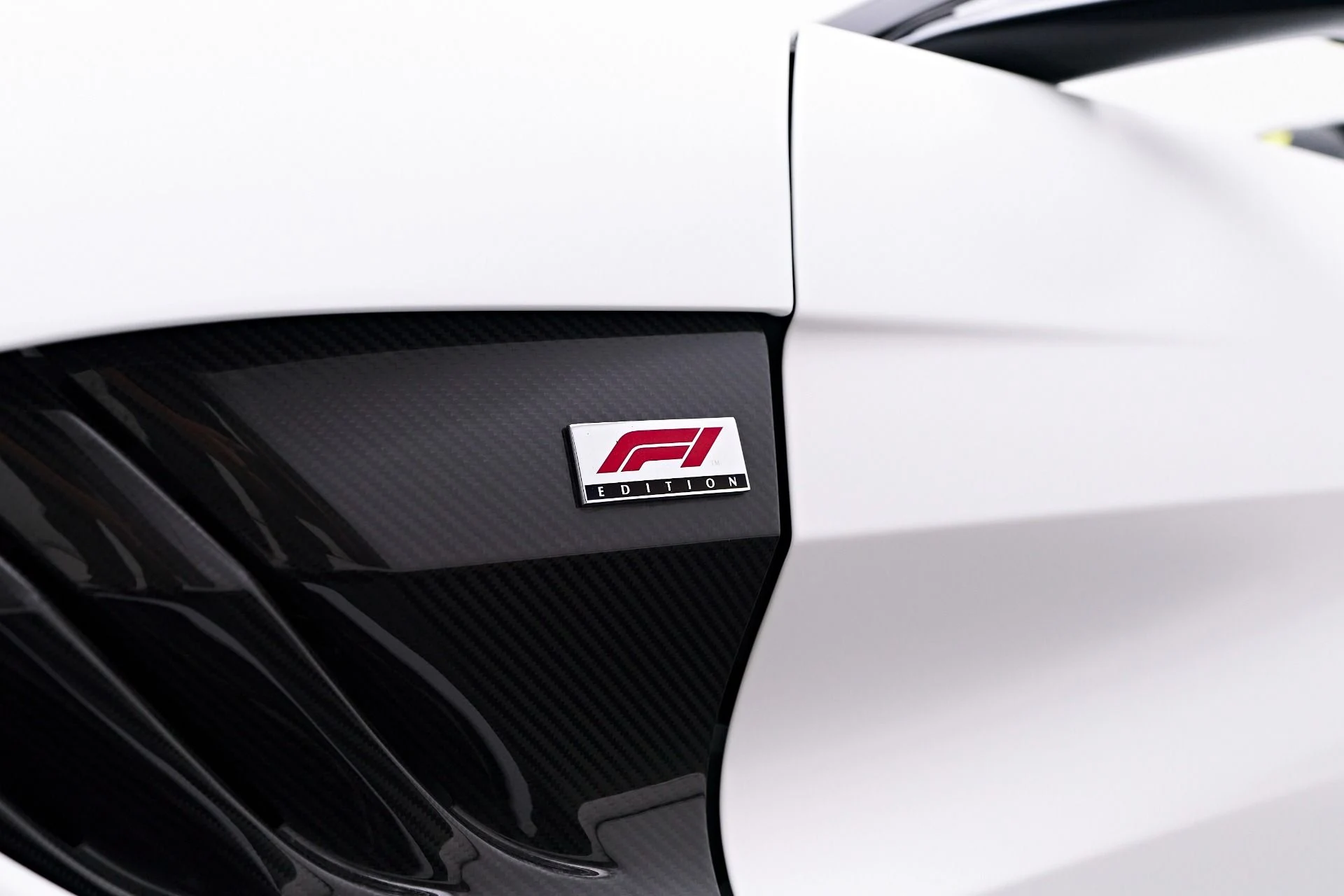 mph024_2795864091_Used_2023_Aston_Martin_Vantage_F1_Edition_1754013179_ce52da4797