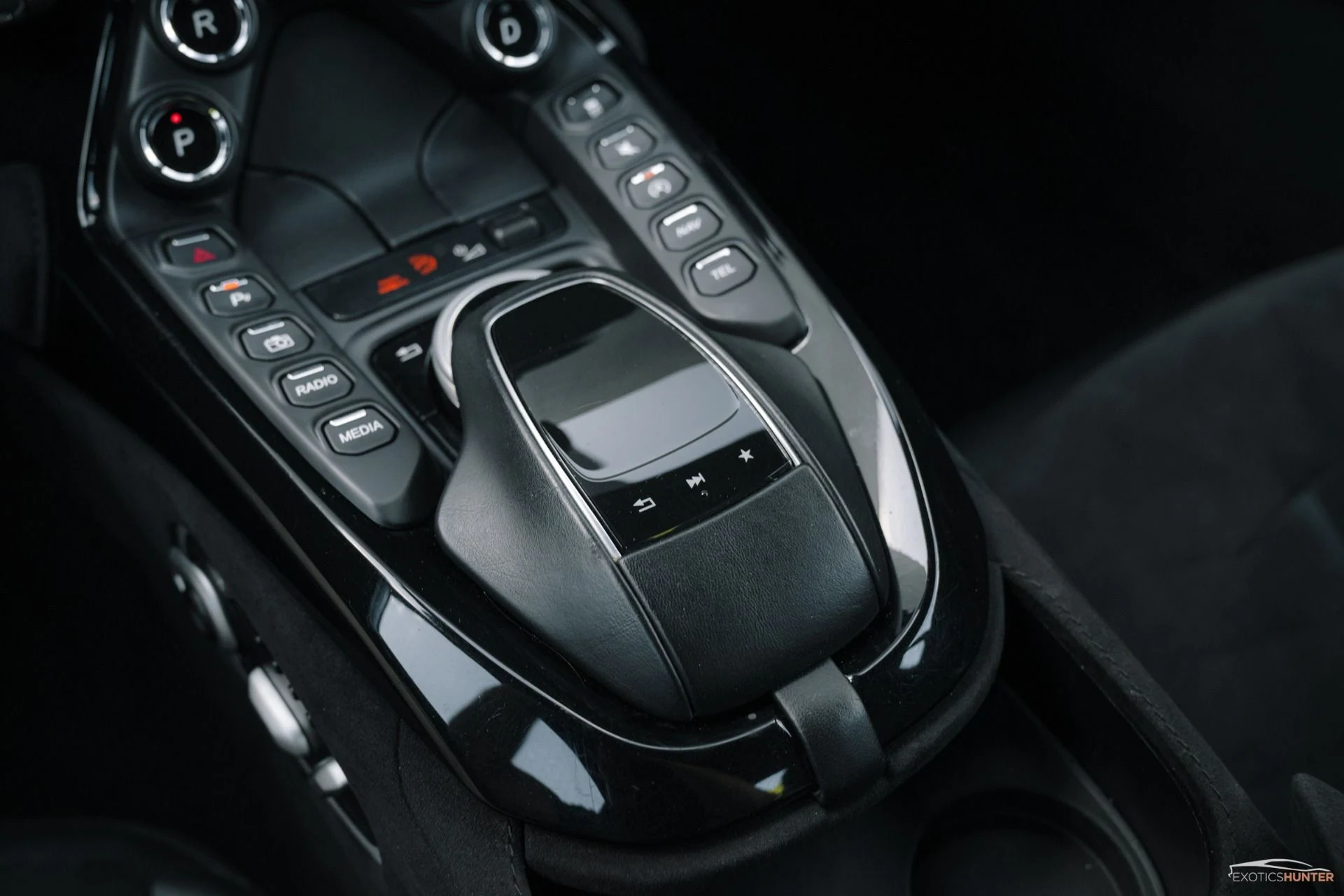 mph024_2800310536_Used_2020_Aston_Martin_Vantage_1756168535_a89c26d6b2