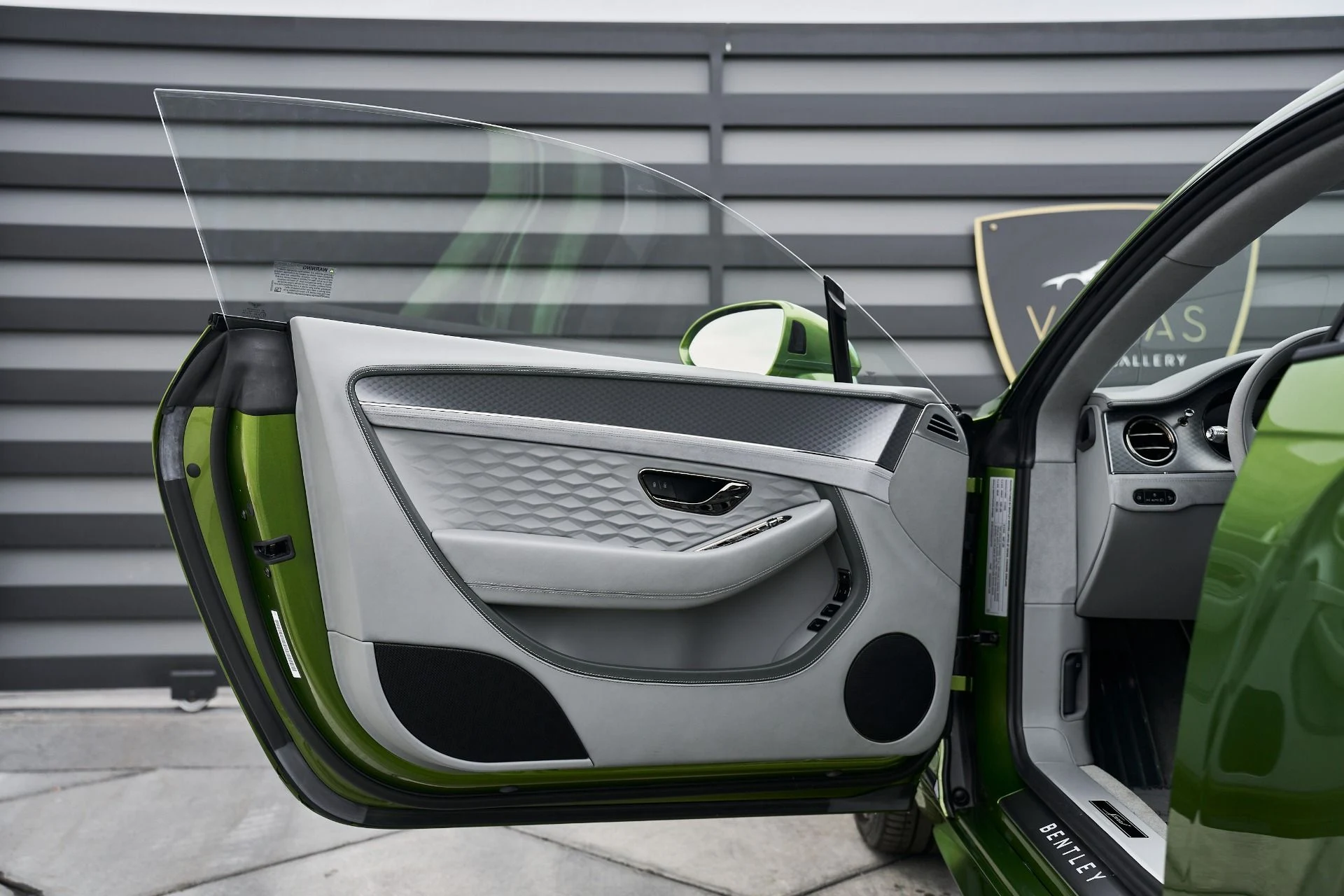 mph024_2803643701_Used_2025_Bentley_Continental_GT_Speed_1763168611_5eef25feda