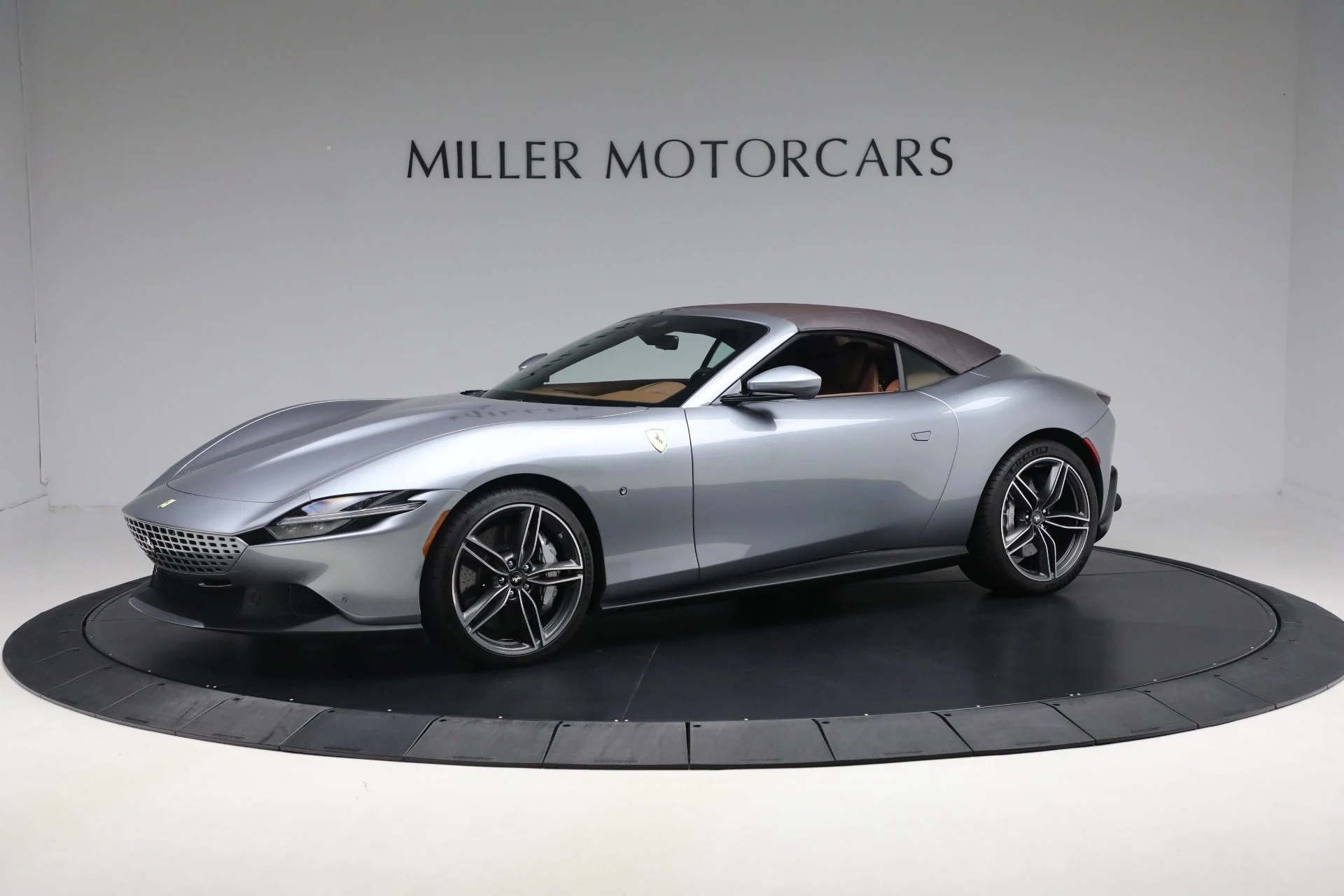 mph024_2807099766_Used_2025_Ferrari_Roma_Spider_1767969069_ecc590d29b