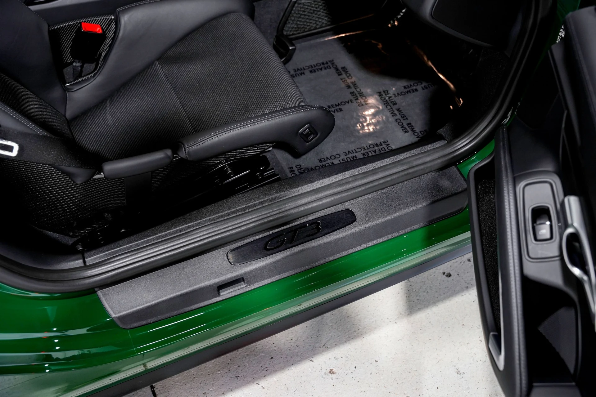 mph024_2809934969_bc9880f32ba3f00bc3e2b9671a471582x_65736a3592