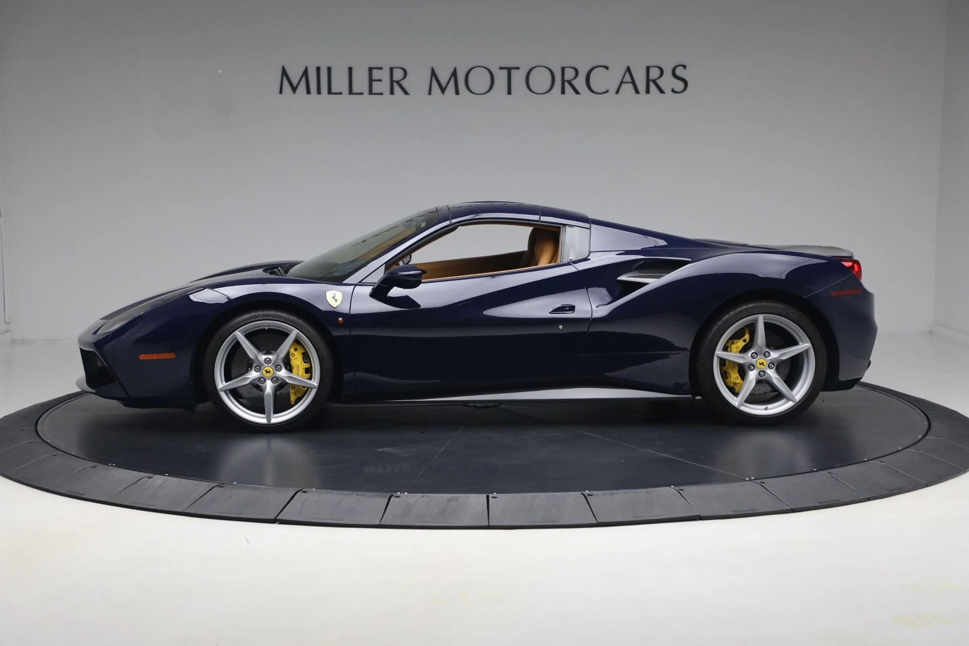 mph024_2811439281_Used_2017_Ferrari_488_Spider_1781020224_6c9d006113