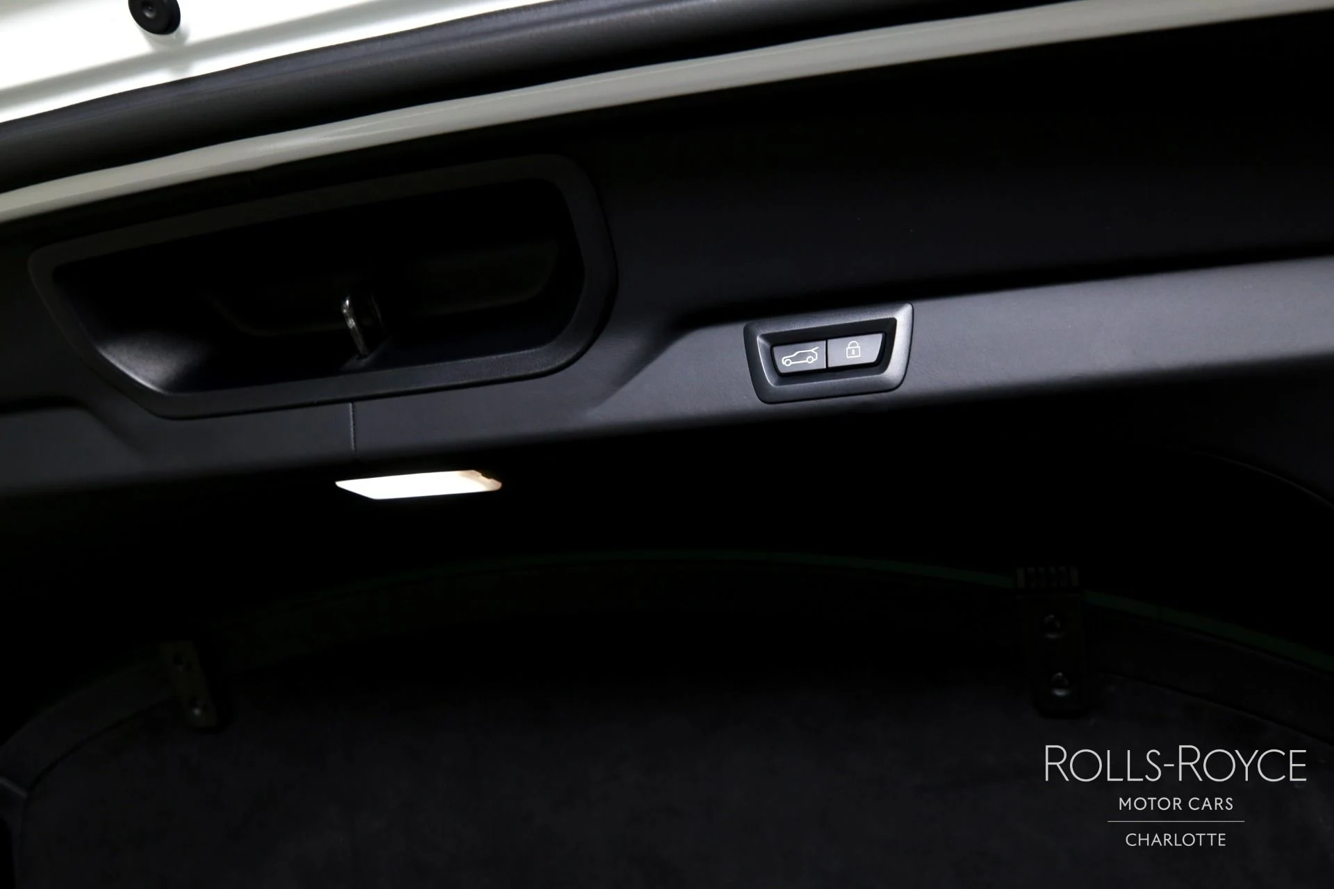 mph024_2817932737_Used_2021_Rolls_Royce_Cullinan_Black_Badge_1767727722_25b0c2a45c