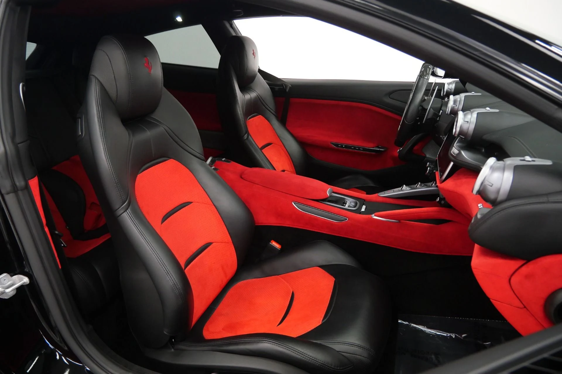 mph024_2818454658_Used_2019_Ferrari_GTC_4_Lusso_T_Leather_and_Alcantara_Interior_Heated_and_Ventilated_Seats_1786464886_775441bfe1