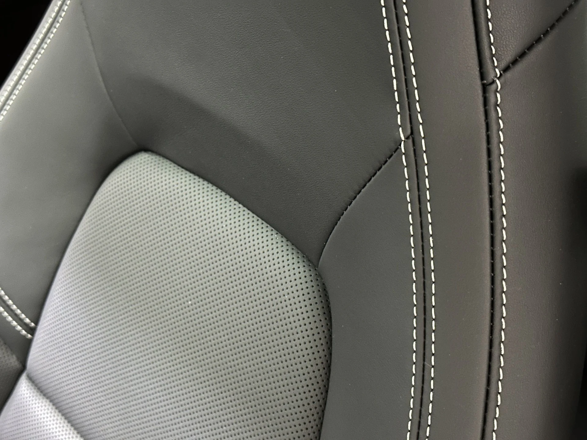 mph024_2824526354_847bd4922556b4592f50d1118d7ac4eax_21aa37805b