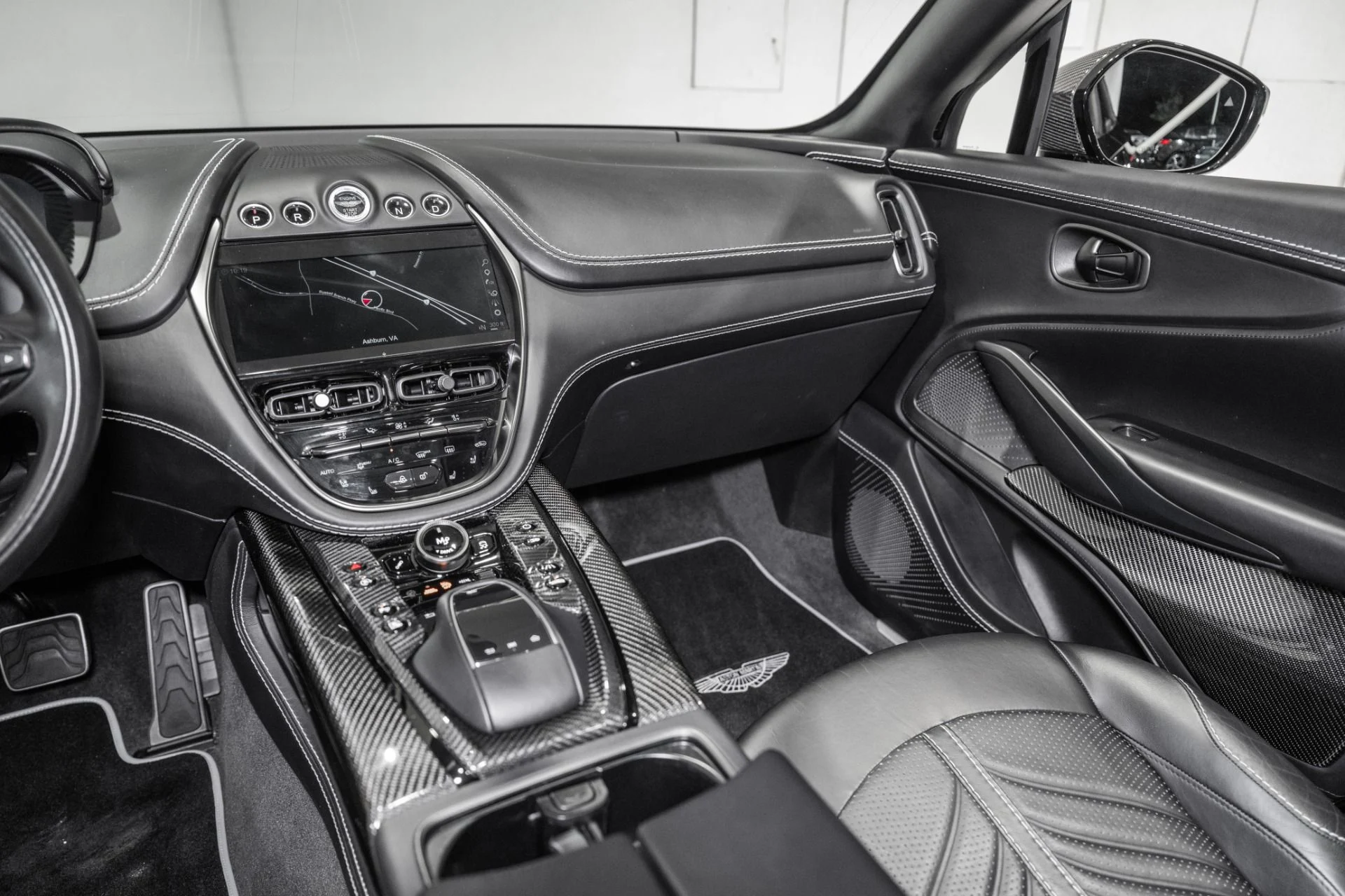 mph024_282834085_New_2023_Aston_Martin_DBX_707_1785777382_bf78e05032