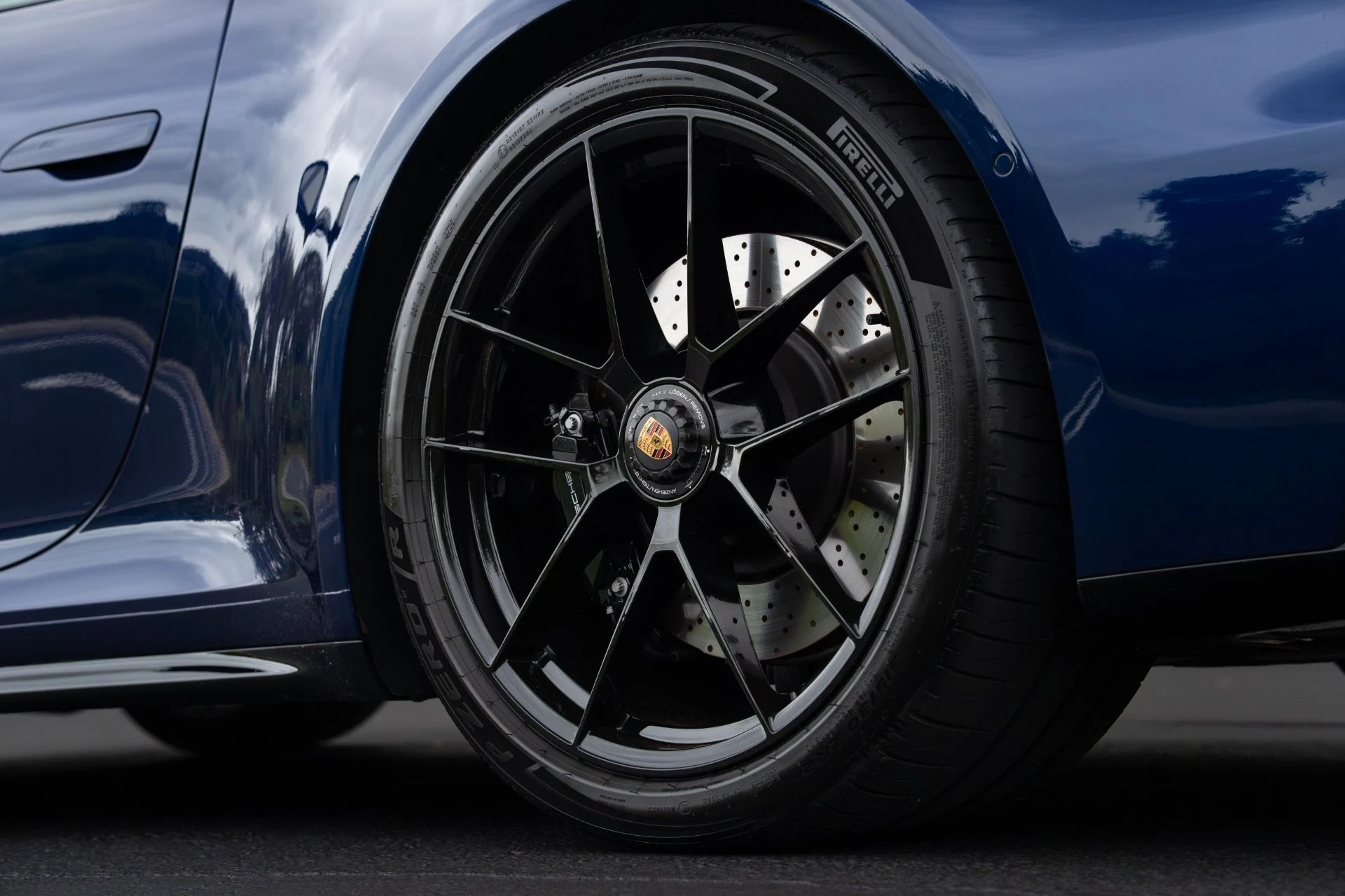 mph024_2832928806_Used_2025_Porsche_911_Targa_4_GTS_1769107430_dda0e9068b