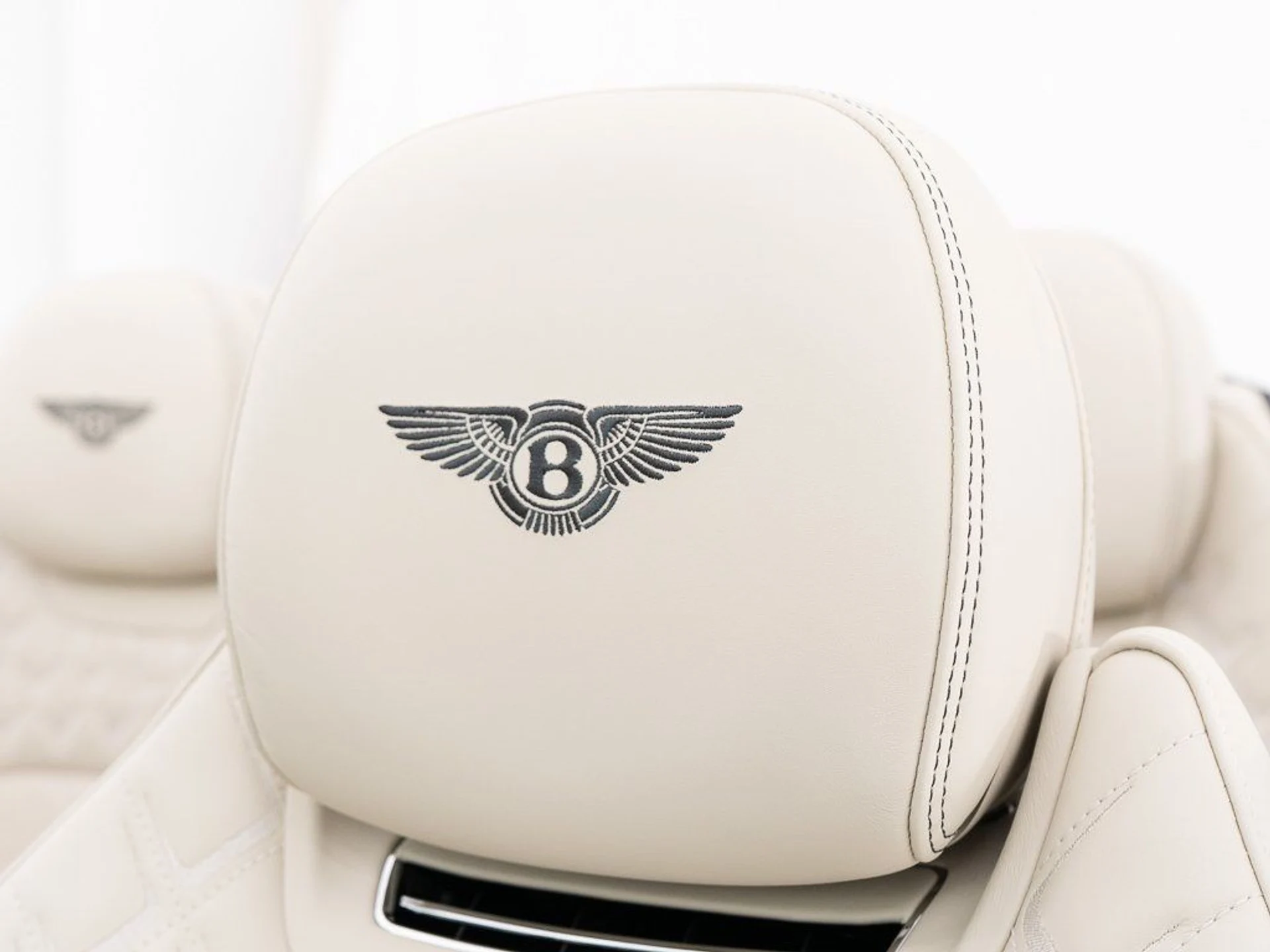 mph024_2837308859_ded8e7e967dea278cce96a3e2f006e26_9909529a89