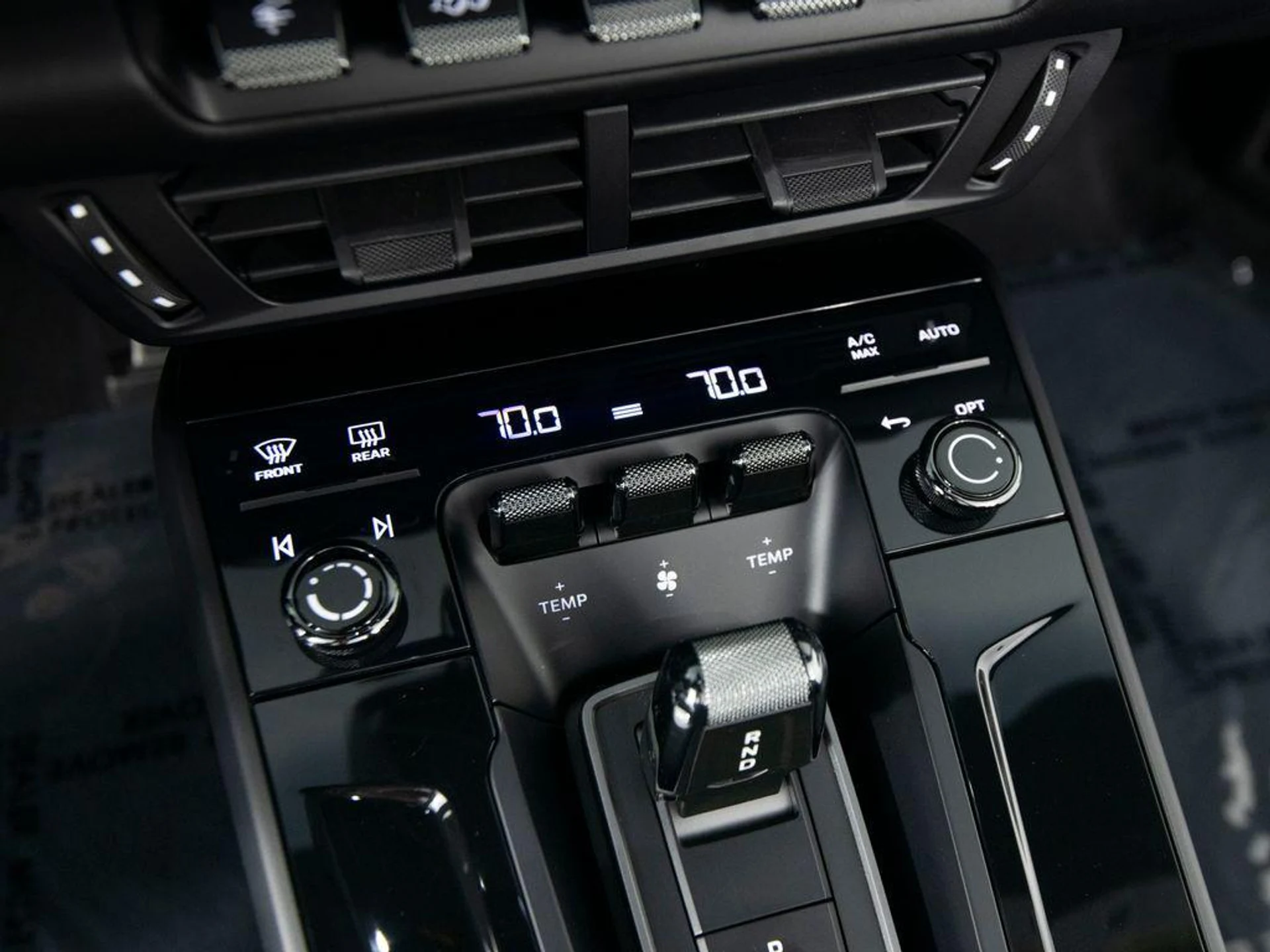 mph024_2837963447_s_O_Uk_Ov_X_pj_ET_Ia_Ex35fv18ic1_C8_4166529aab