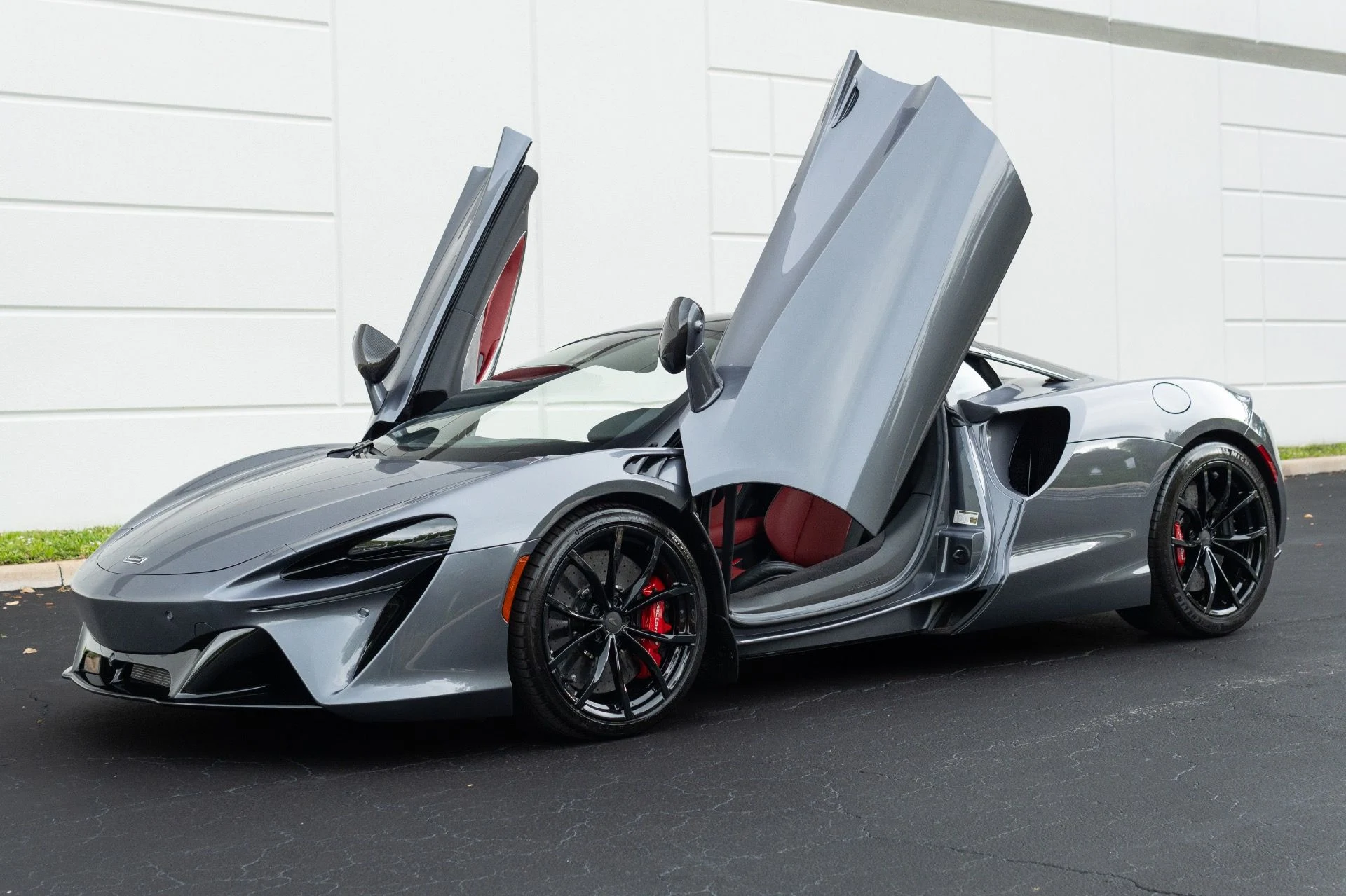 mph024_2839219488_Used_2023_Mc_Laren_Artura_1776712926_d3c2c23511