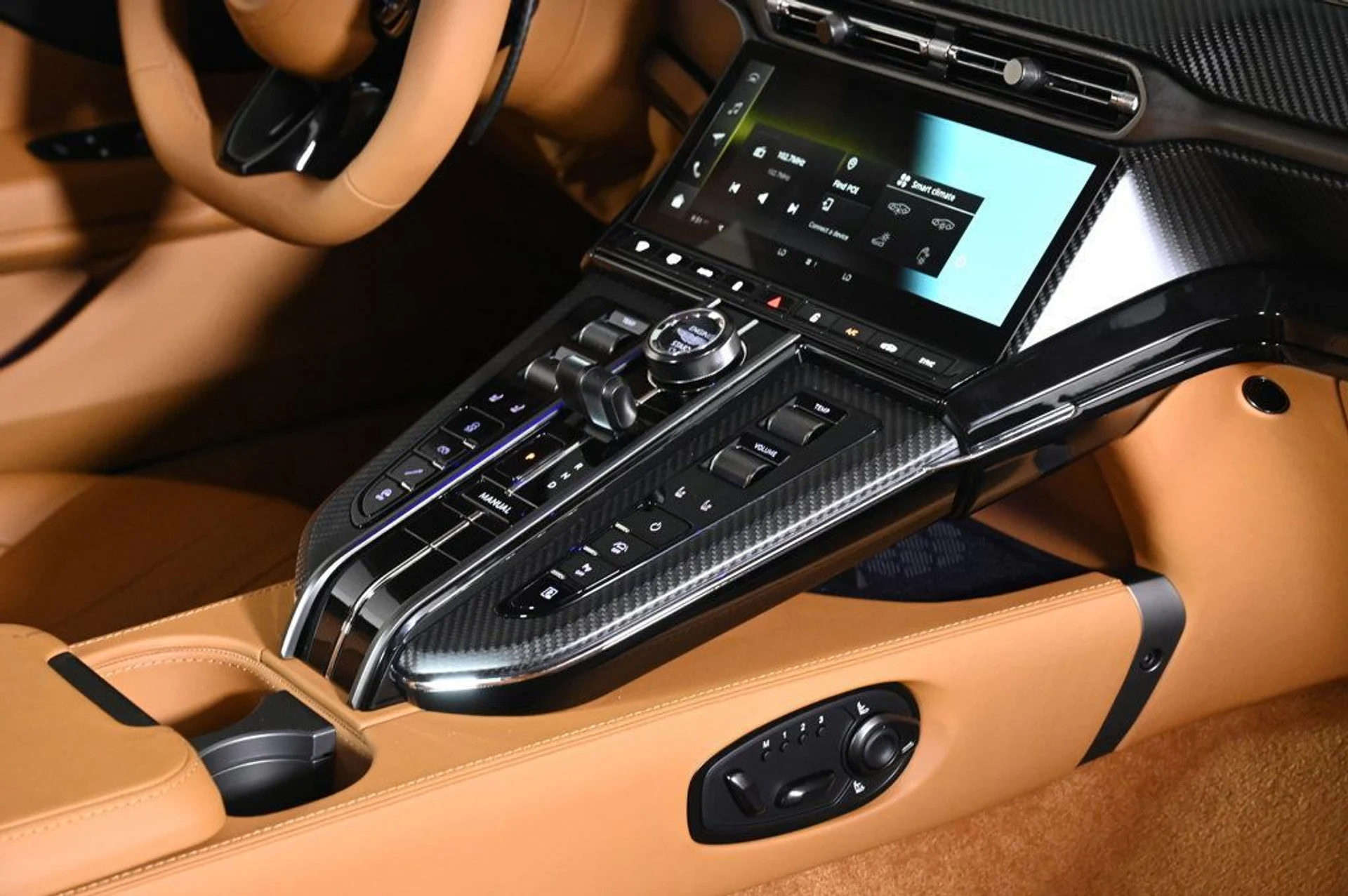 mph024_2841817957_new_2026_aston_martin_vantage_11350_22933587_24_1024_fffc4a9897