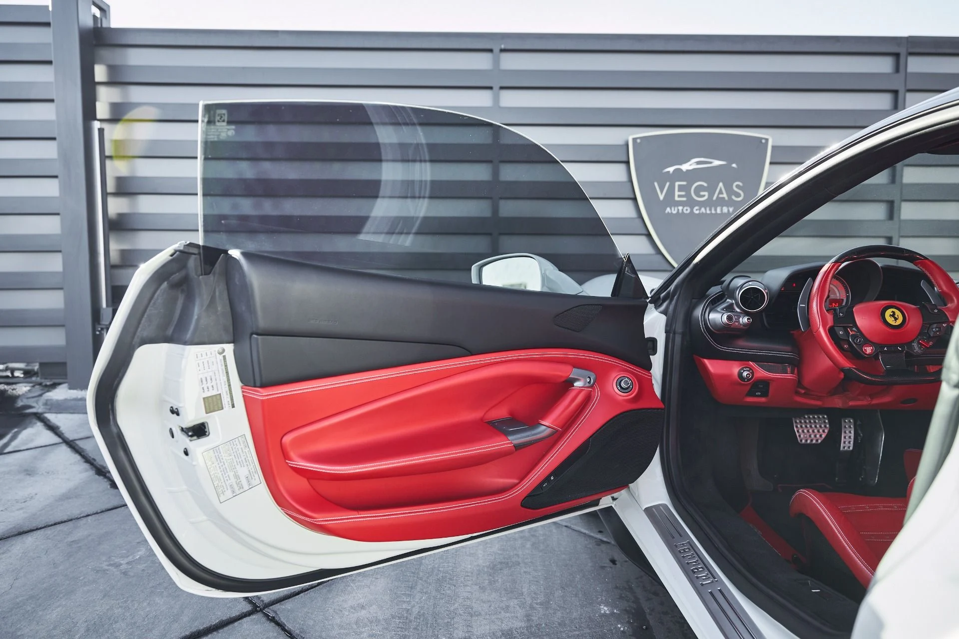 mph024_2847120382_Used_2021_Ferrari_F8_Tributo_1766025171_6d686c3584