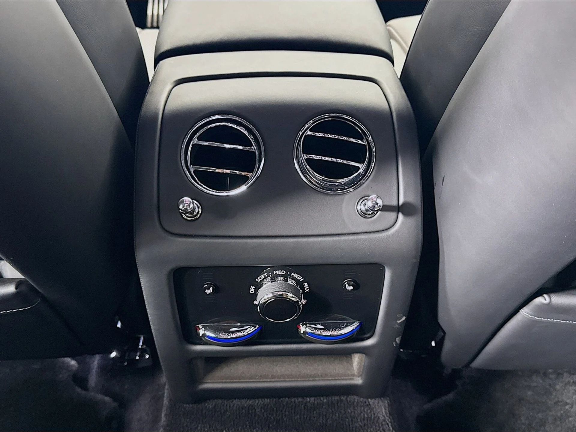 mph024_2851517079_ba17b20c81877e862933ab30b4e0bbc4x_fd8ae4d758