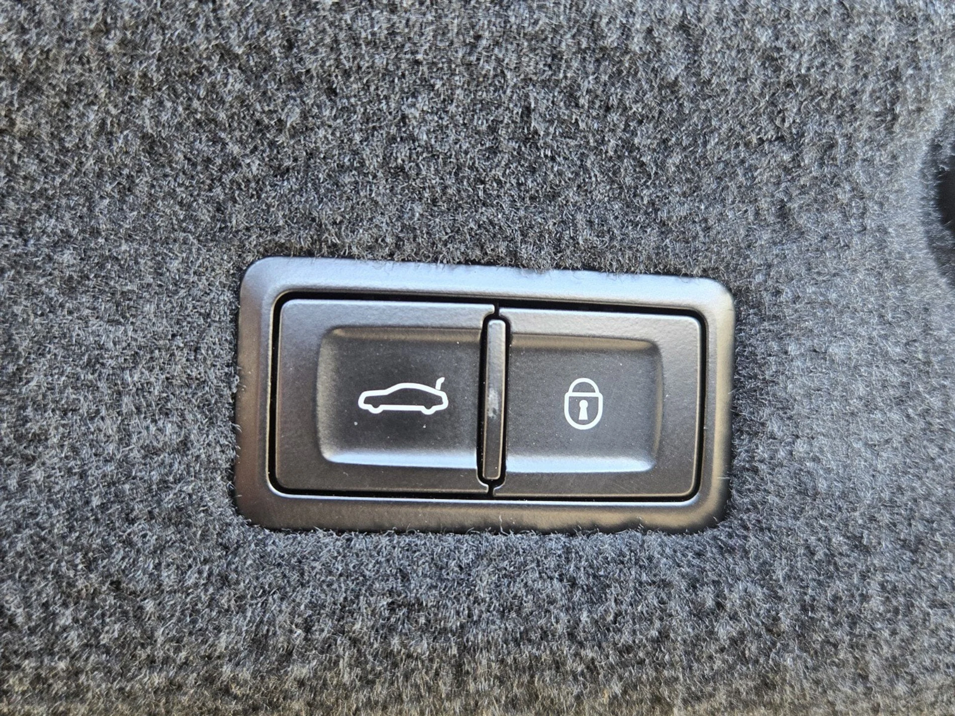 mph024_285698259_15c2da0437ba5d07ef3276ff1662f8c5x_3ecc70ede5