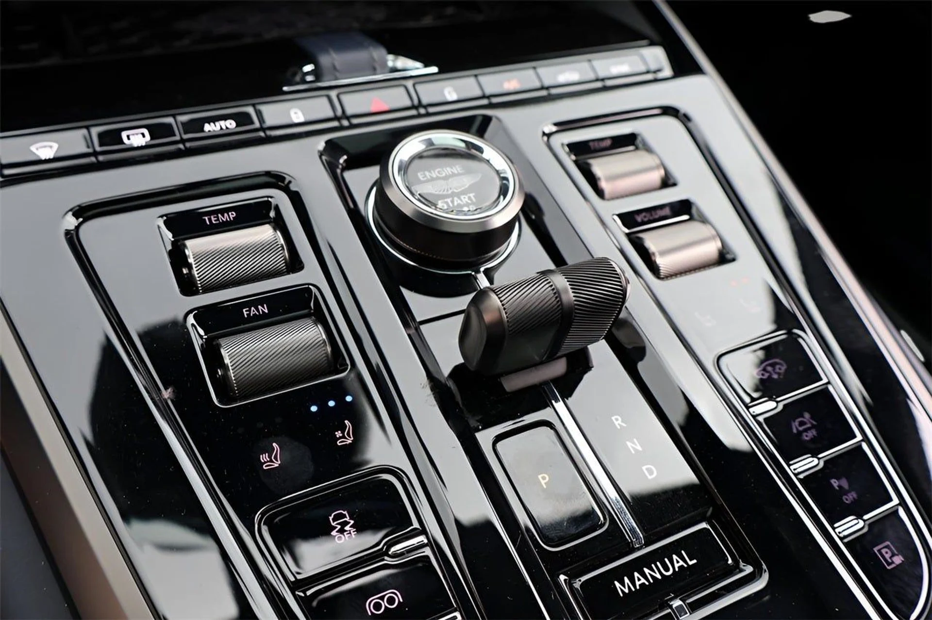 mph024_2857288986_25_dcb9ac7022