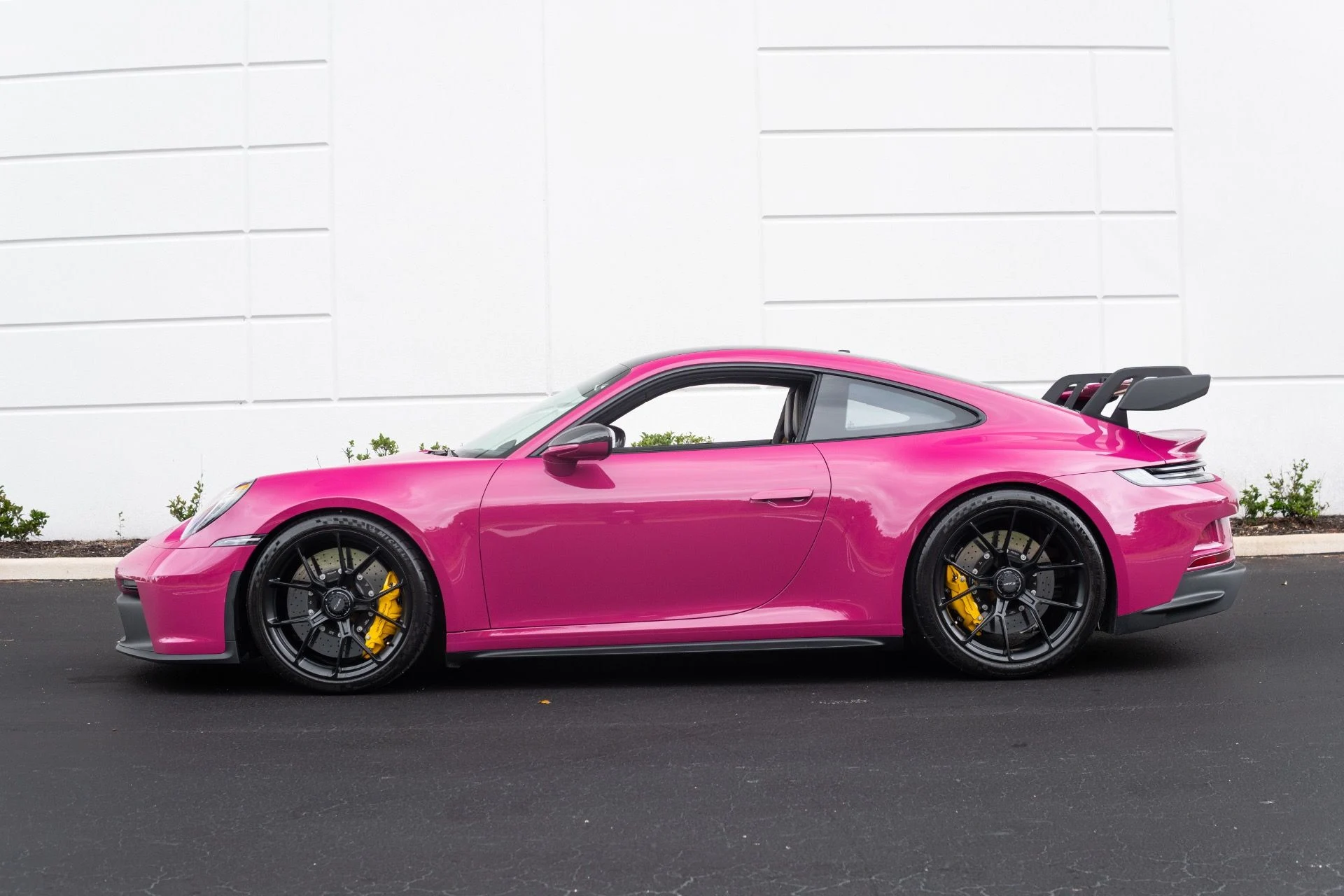 mph024_2861316333_Used_2024_Porsche_911_GT_3_1776966322_c45708413b