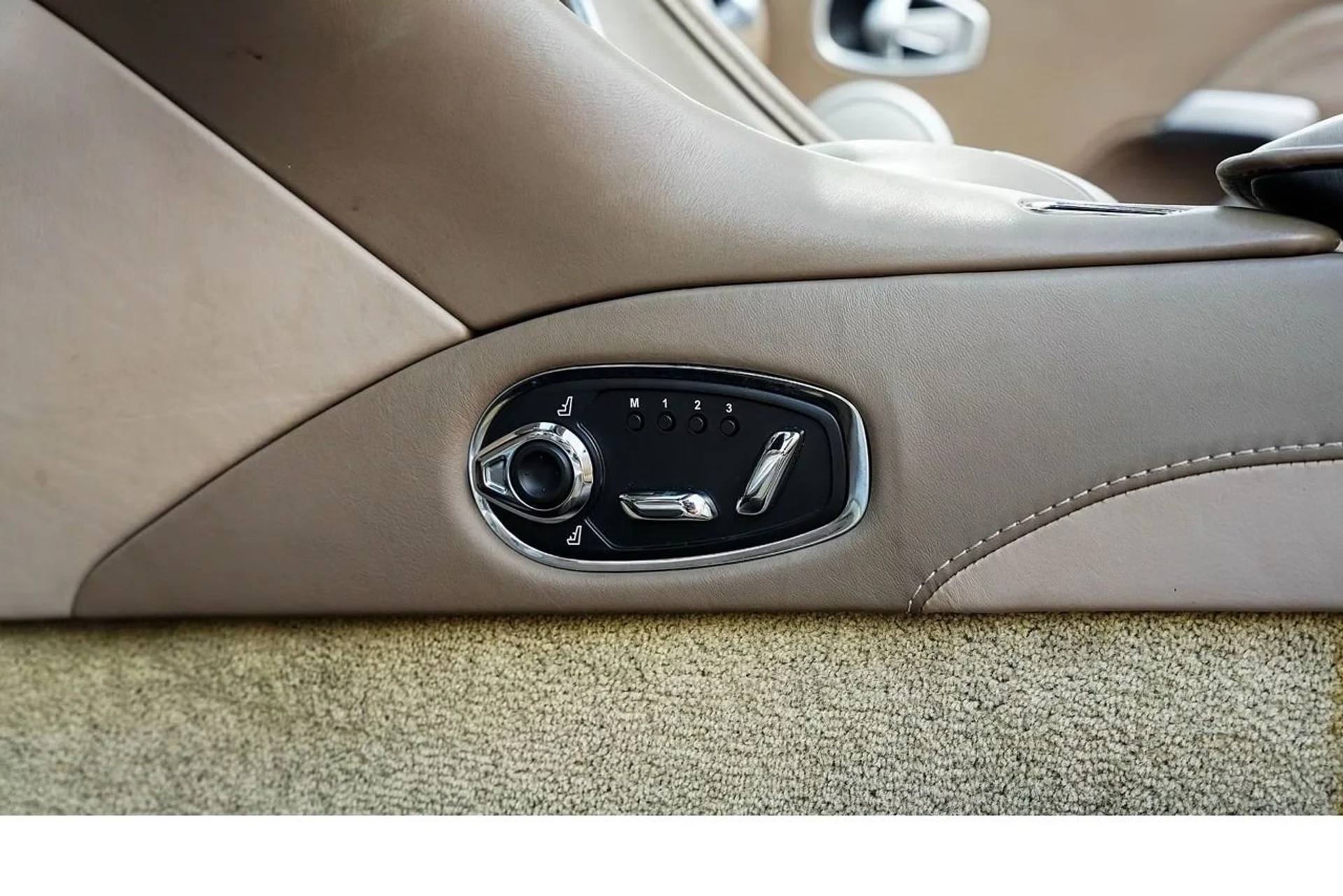 mph024_2861569535_Used_2019_Aston_Martin_DB_11_Volante_1768416507_59611836cf