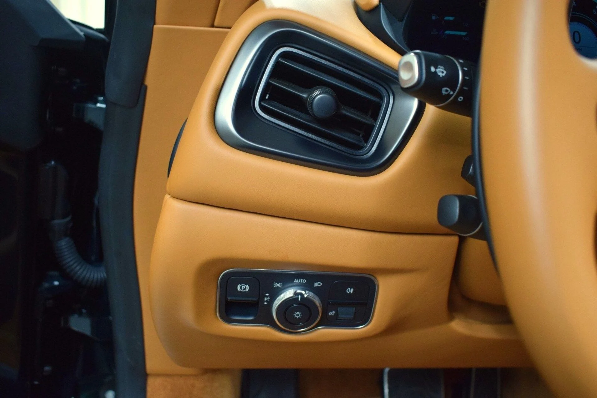 mph024_2861804275_5d106935ba4598c86a08473ad50b390cx_f765c1a094