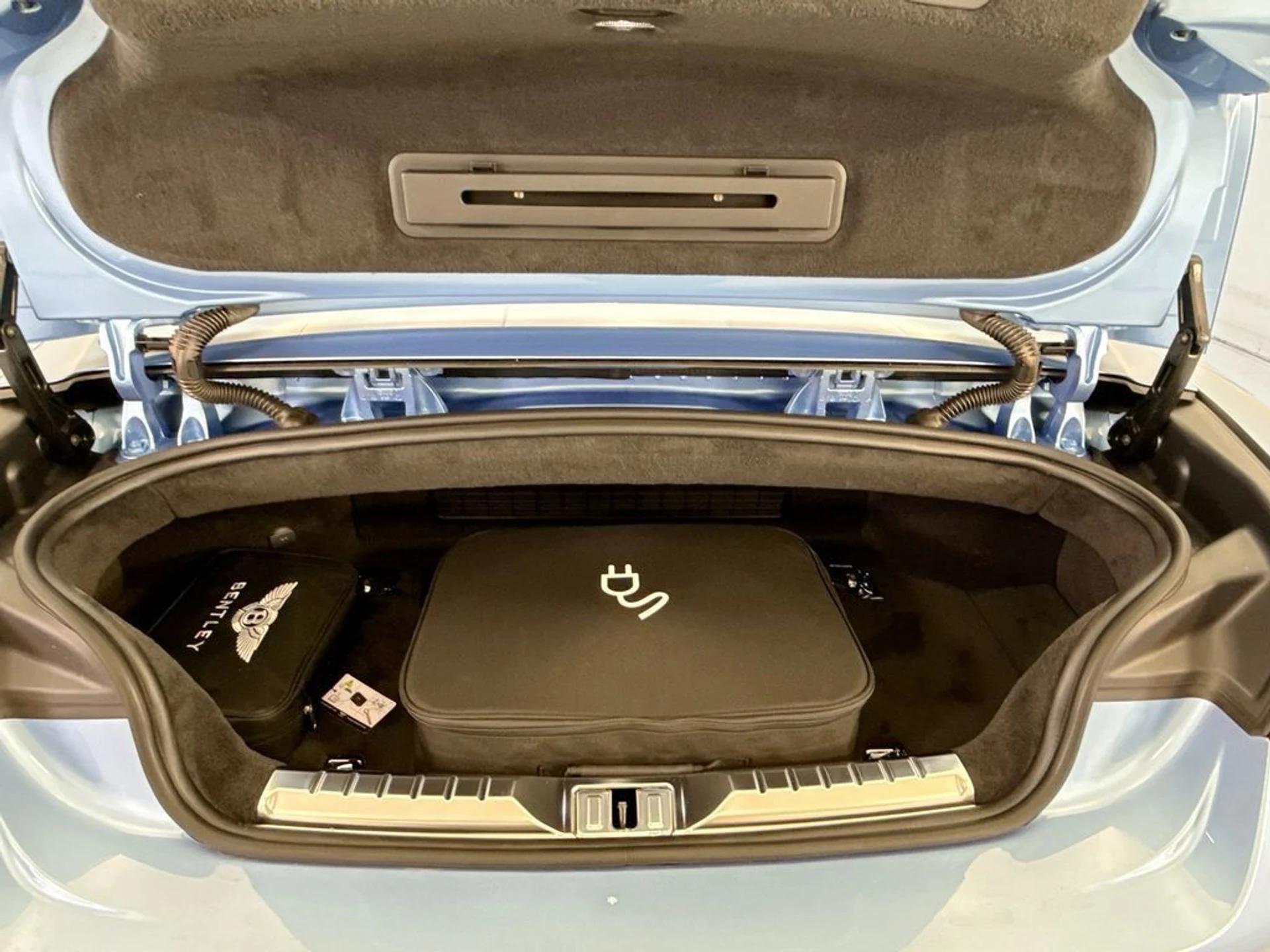 mph024_2863729631_new_2026_bentley_continental_gtc_8119_22995387_25_1024_720633a42d