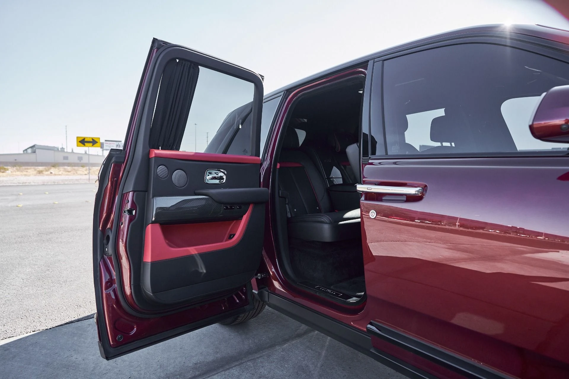 mph024_2864762660_Used_2022_Rolls_Royce_Cullinan_Black_Badge_1764038720_0237b6b157