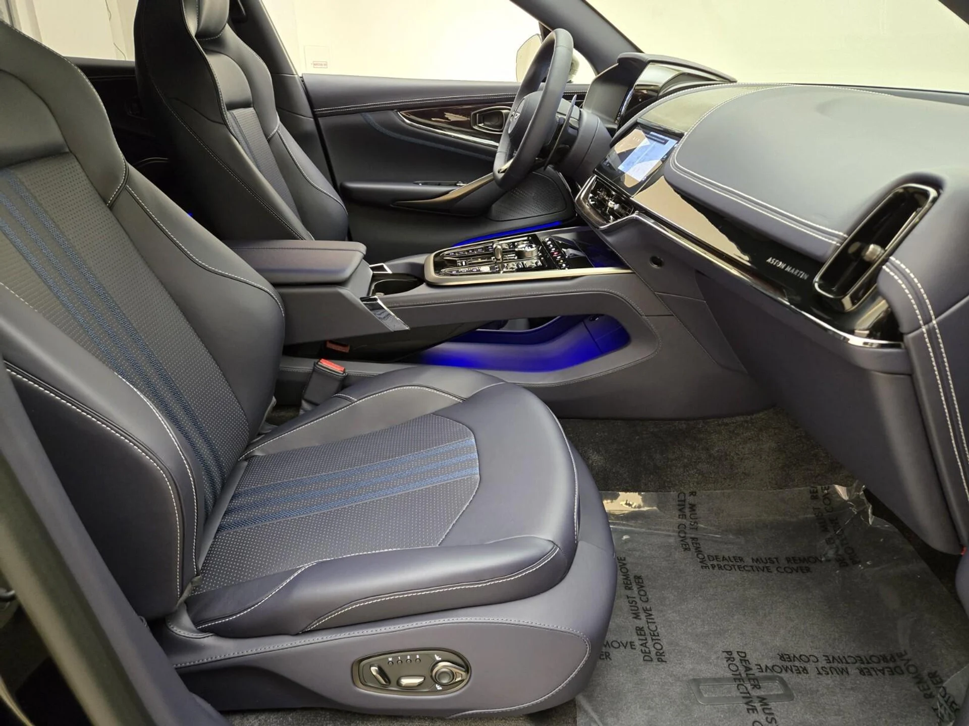 mph024_2868171576_New_2025_Aston_Martin_DBX_707_1753162631_9fe011e7b5
