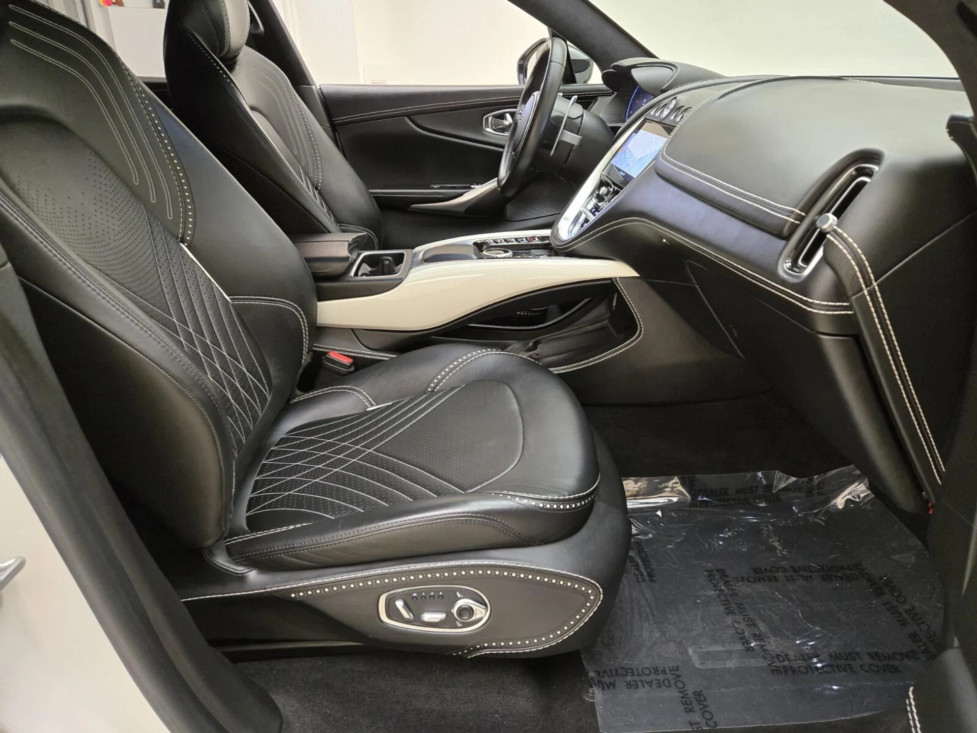 mph024_287835486_Used_2021_Aston_Martin_DBX_1753164338_b518181ae3