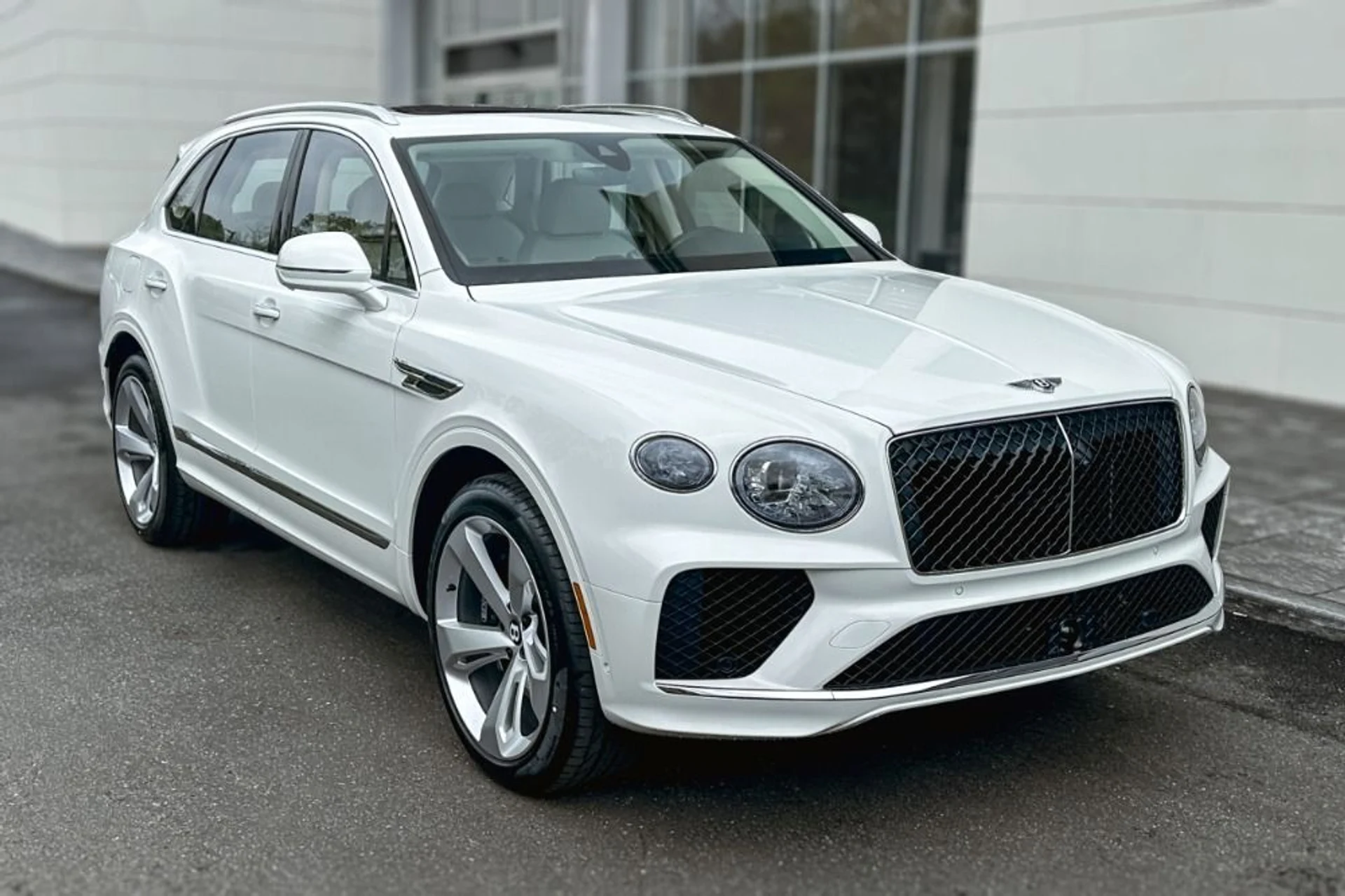 mph024_2878757675_New_2026_Bentley_Bentayga_1777900453_1a03d35acf