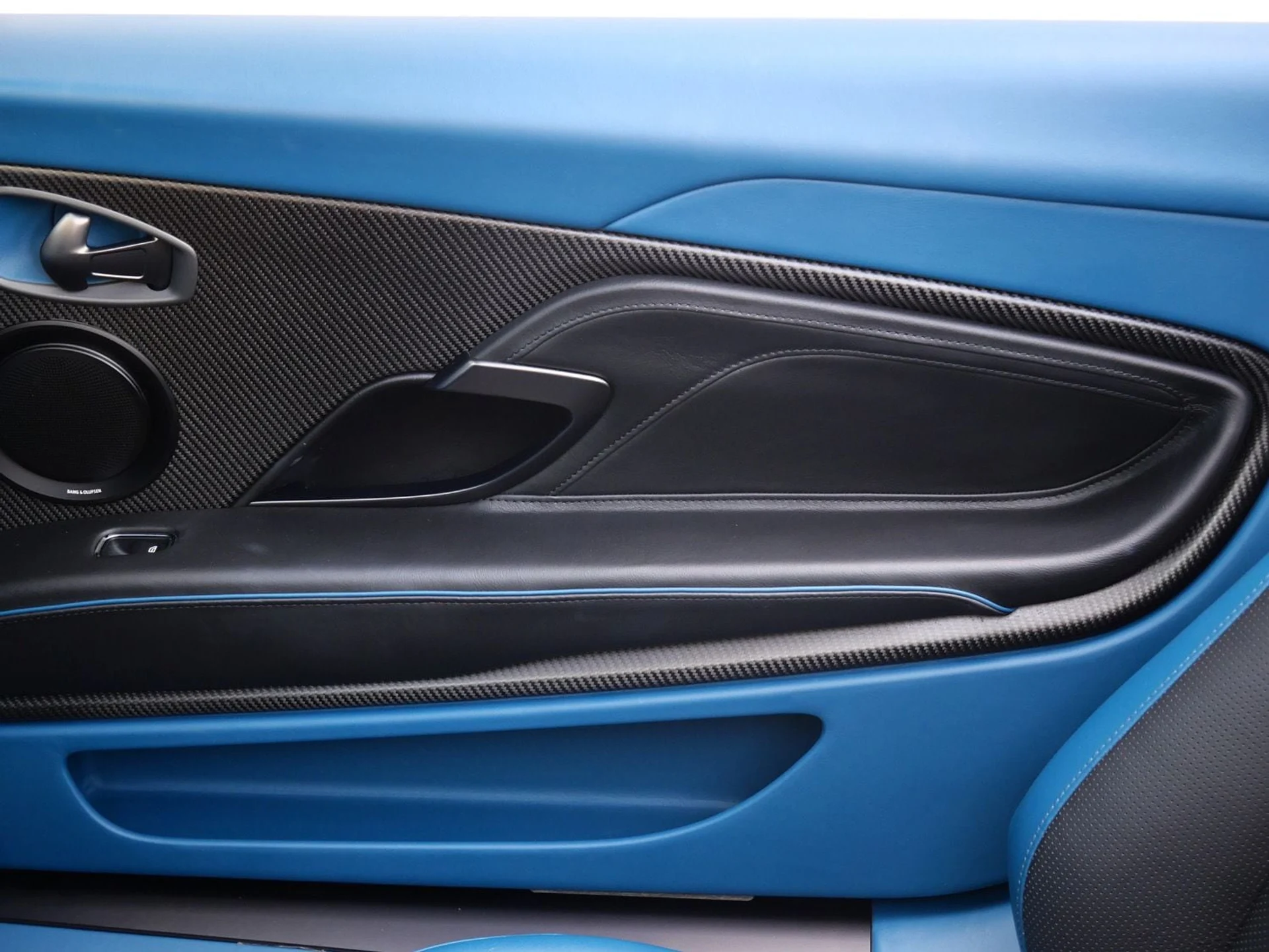 mph024_2882207996_5486a290e1fc626c4b3e86570fe9c382x_5ce75c6c1a