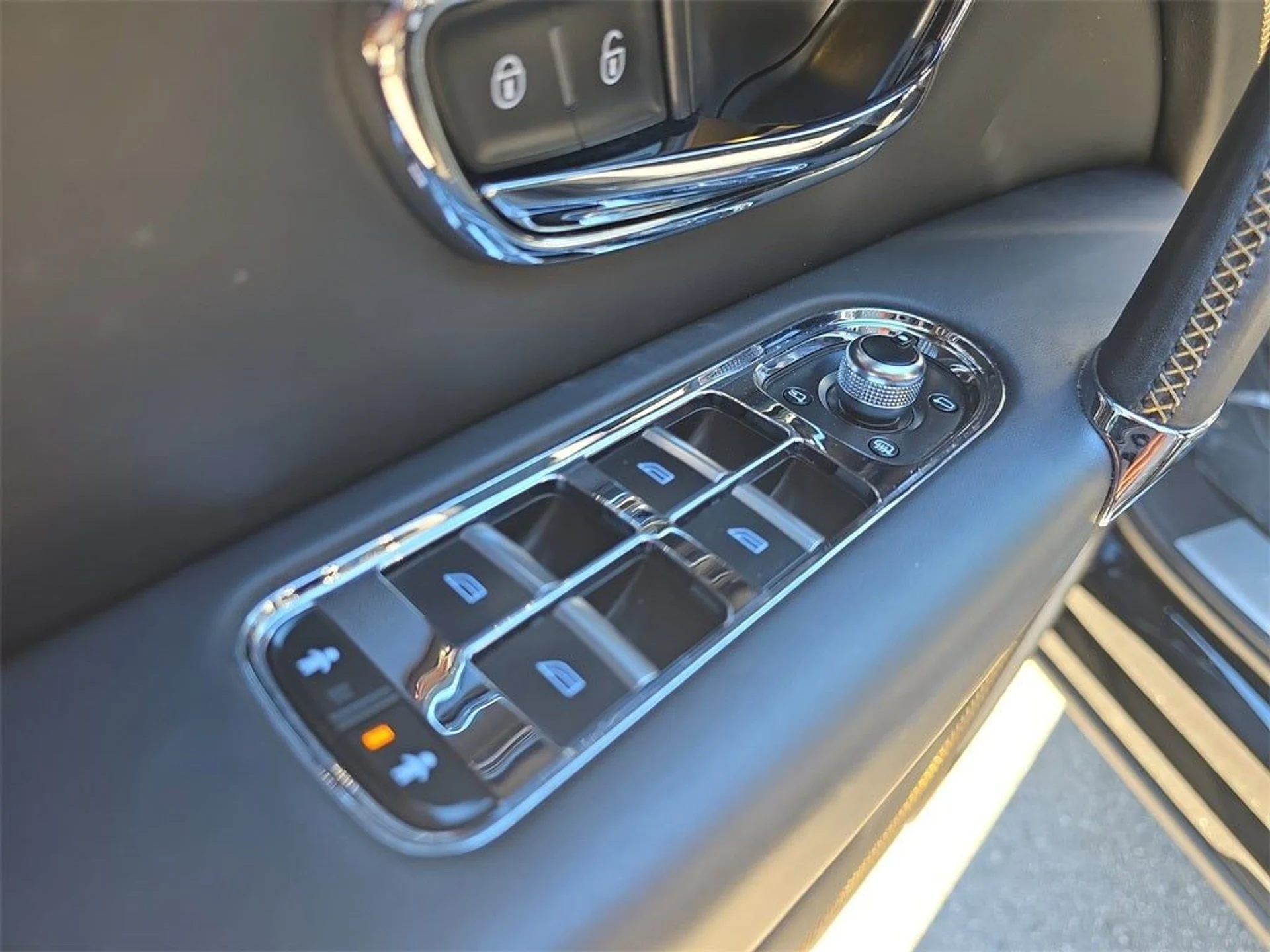 mph024_2884421112_25_b9437cd55a