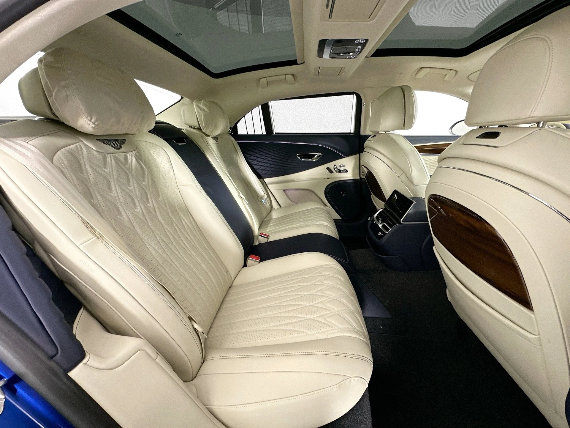 mph024_2886627117_25_4de0ff81b0