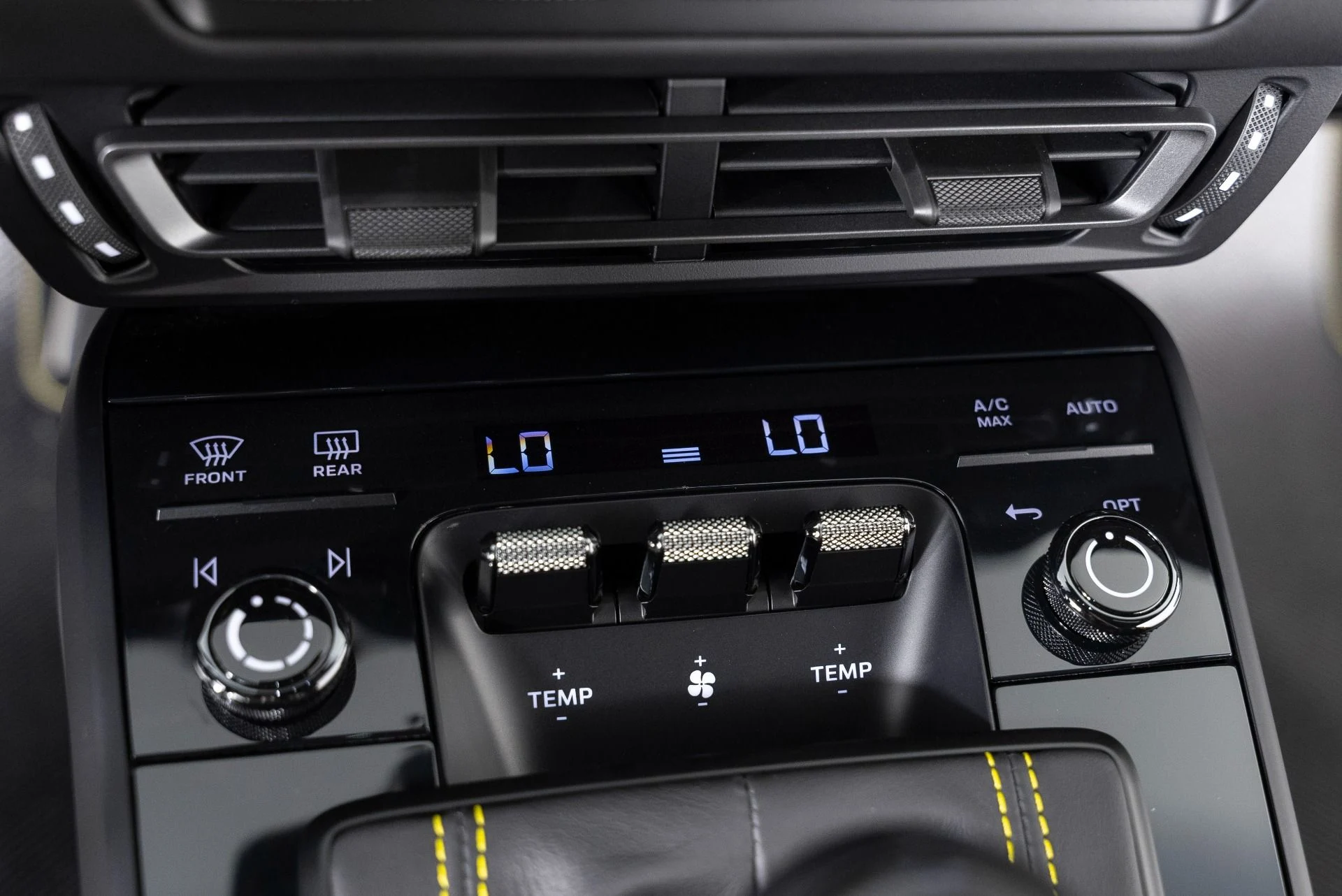 mph024_2887111752_Used_2024_Porsche_911_GT_3_Touring_1750205318_2647dbbb02