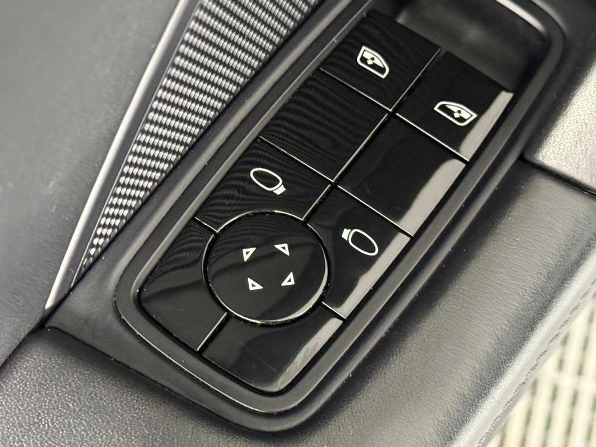 mph024_2888866083_M34iocvw376eq_G8th_U45hw_Qr8_A_35289760fe