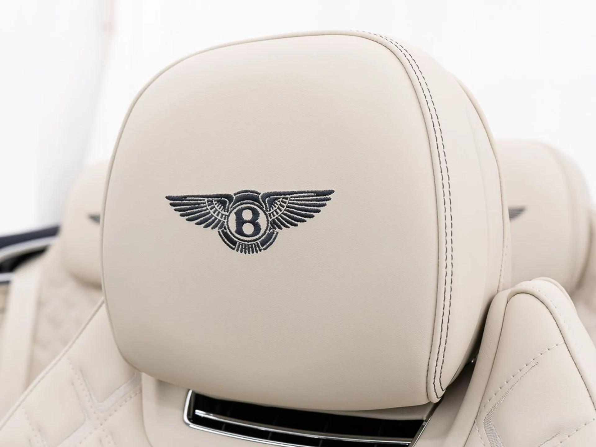 mph024_2893100235_17be1f8c1784709f936d05d96130805a_813000b44c