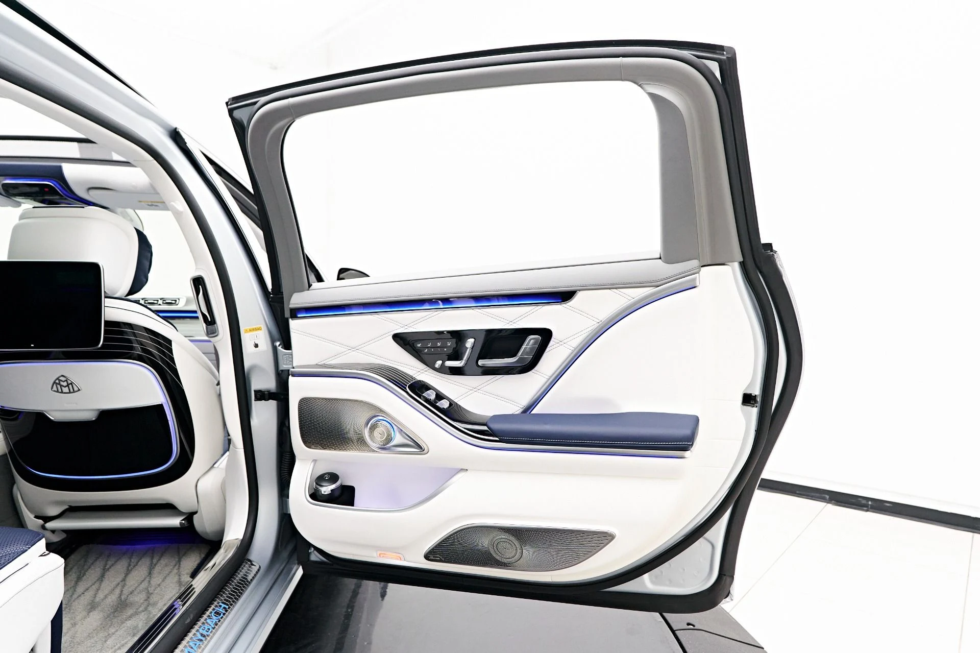 mph024_2896464419_Used_2024_Mercedes_Benz_S_Class_Maybach_S_680_1729209539_2e364e9707