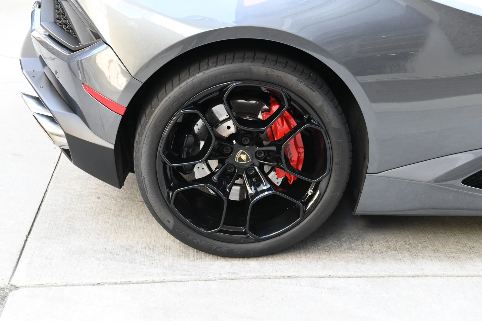 mph024_289809450_Used_2018_Lamborghini_Huracan_LP_580_2_1758056443_2b4f9c6a28