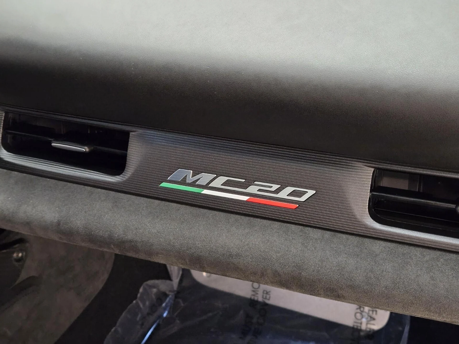 mph024_2898915692_Used_2023_Maserati_MC_20_1765868292_e3c7121f79