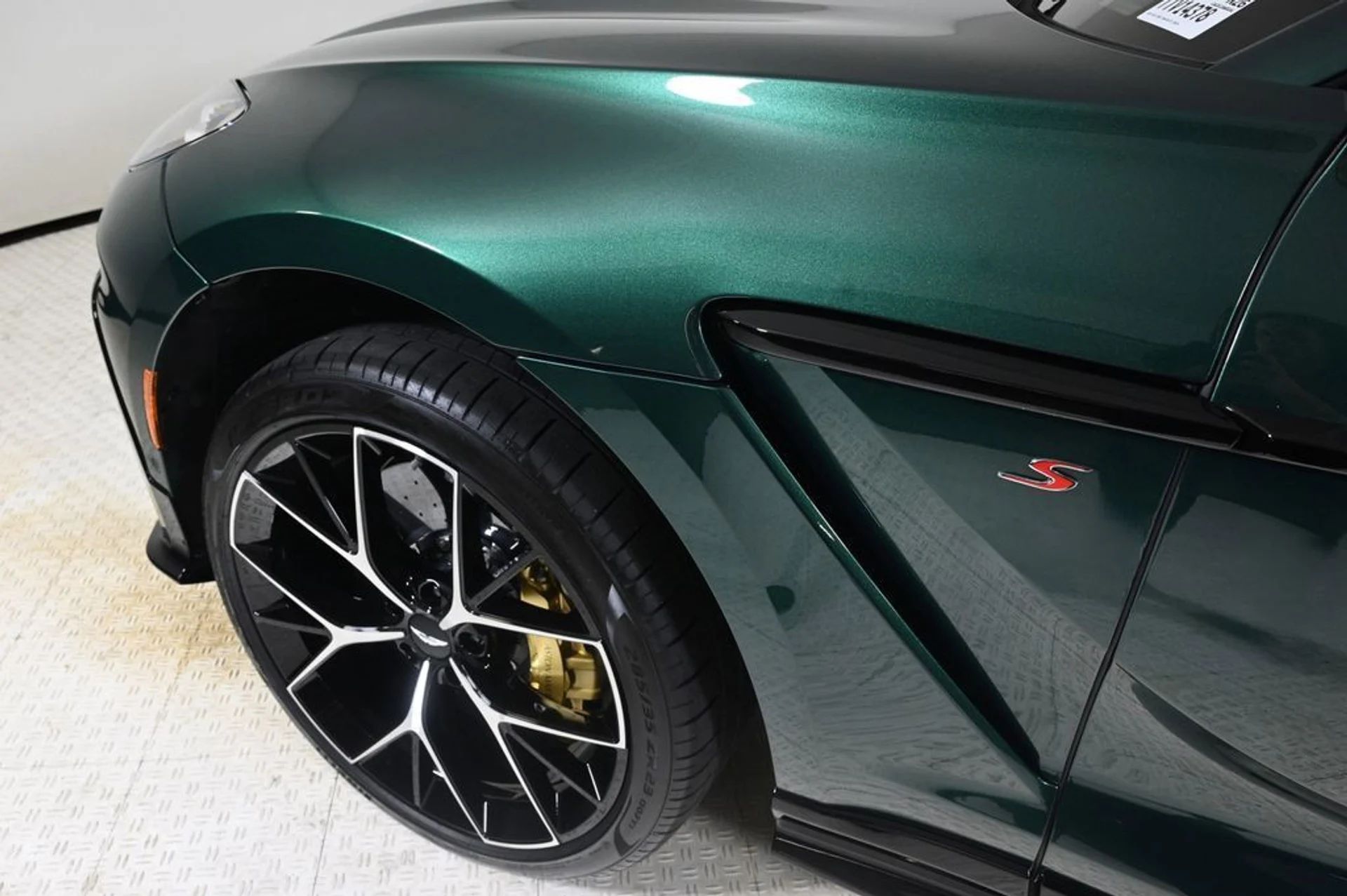mph024_2903046414_new_2026_aston_martin_dbx_sawd_11350_23004766_25_1024_c97ae333d8