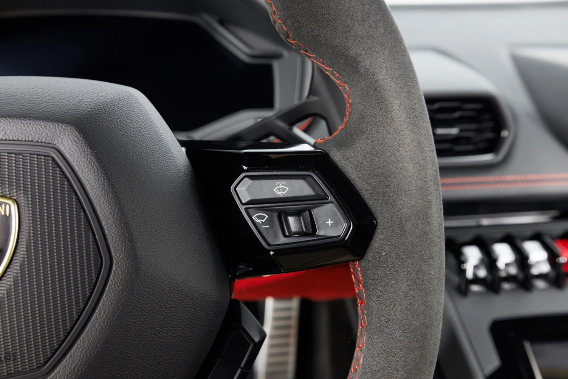 mph024_2906064501_Used_2023_Lamborghini_Huracan_EVO_1790005622_0733aae952