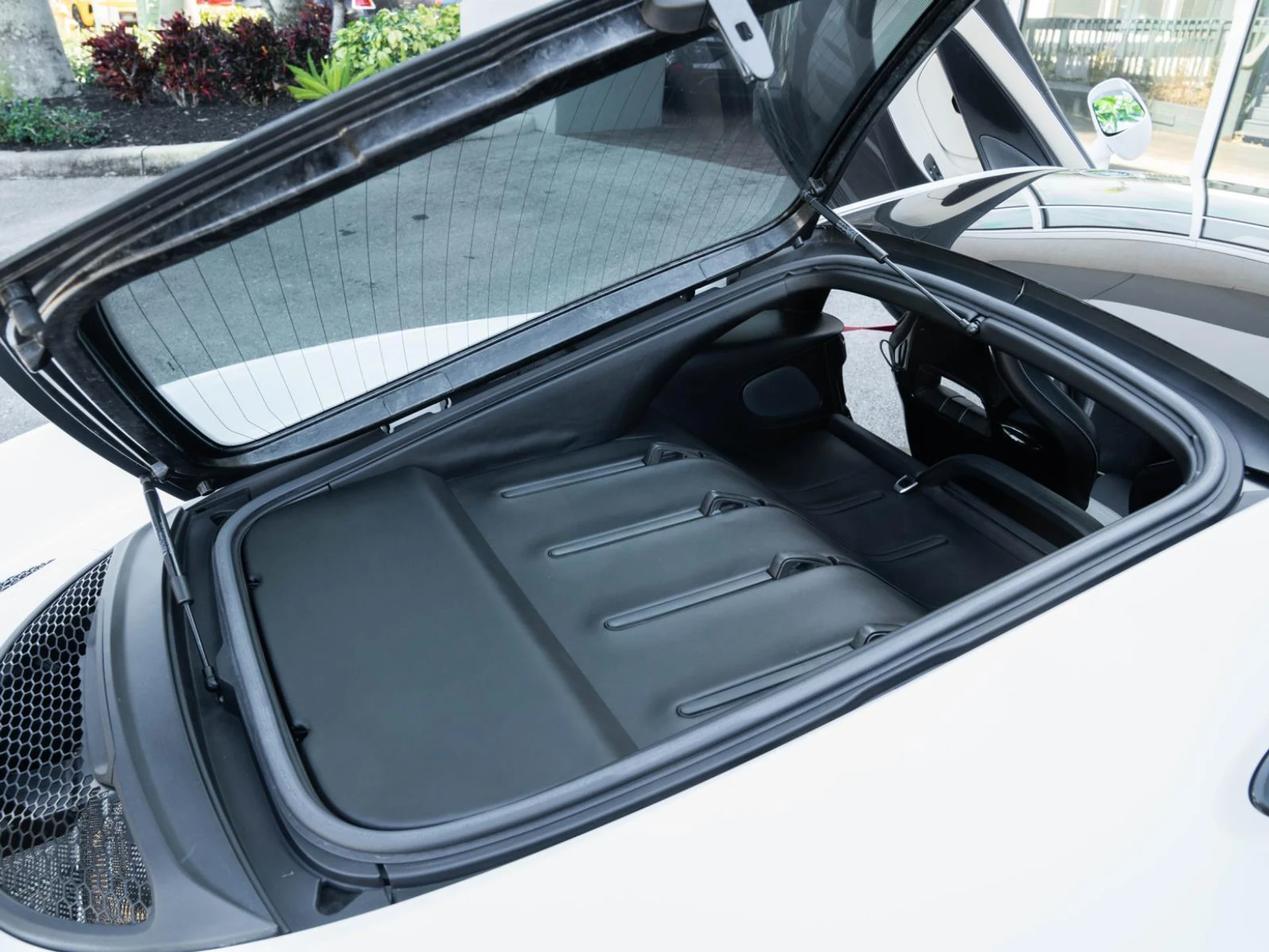 mph024_2907478107_Used_2017_Mc_Laren_570_GT_1770201404_1982952599