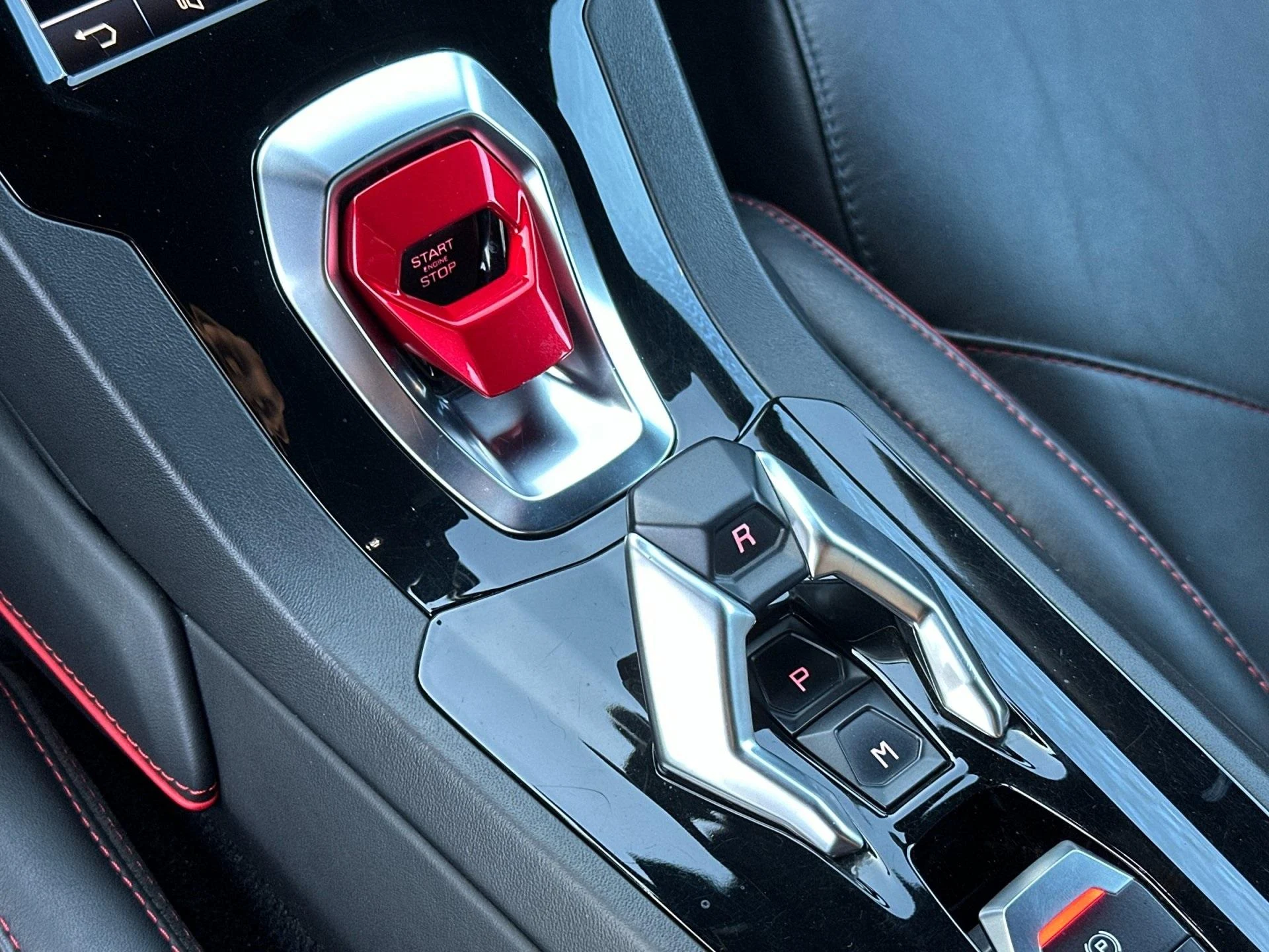 mph024_2908020887_Used_2020_Lamborghini_Huracan_EVO_Selezione_CPO_1762507898_8468a6142e