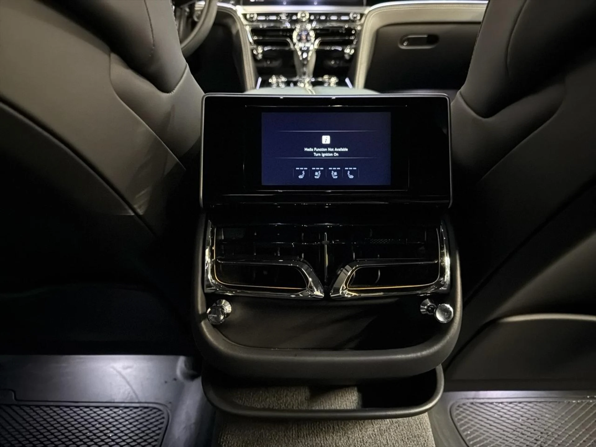 mph024_2914845985_639098659315633253_70b74ef835