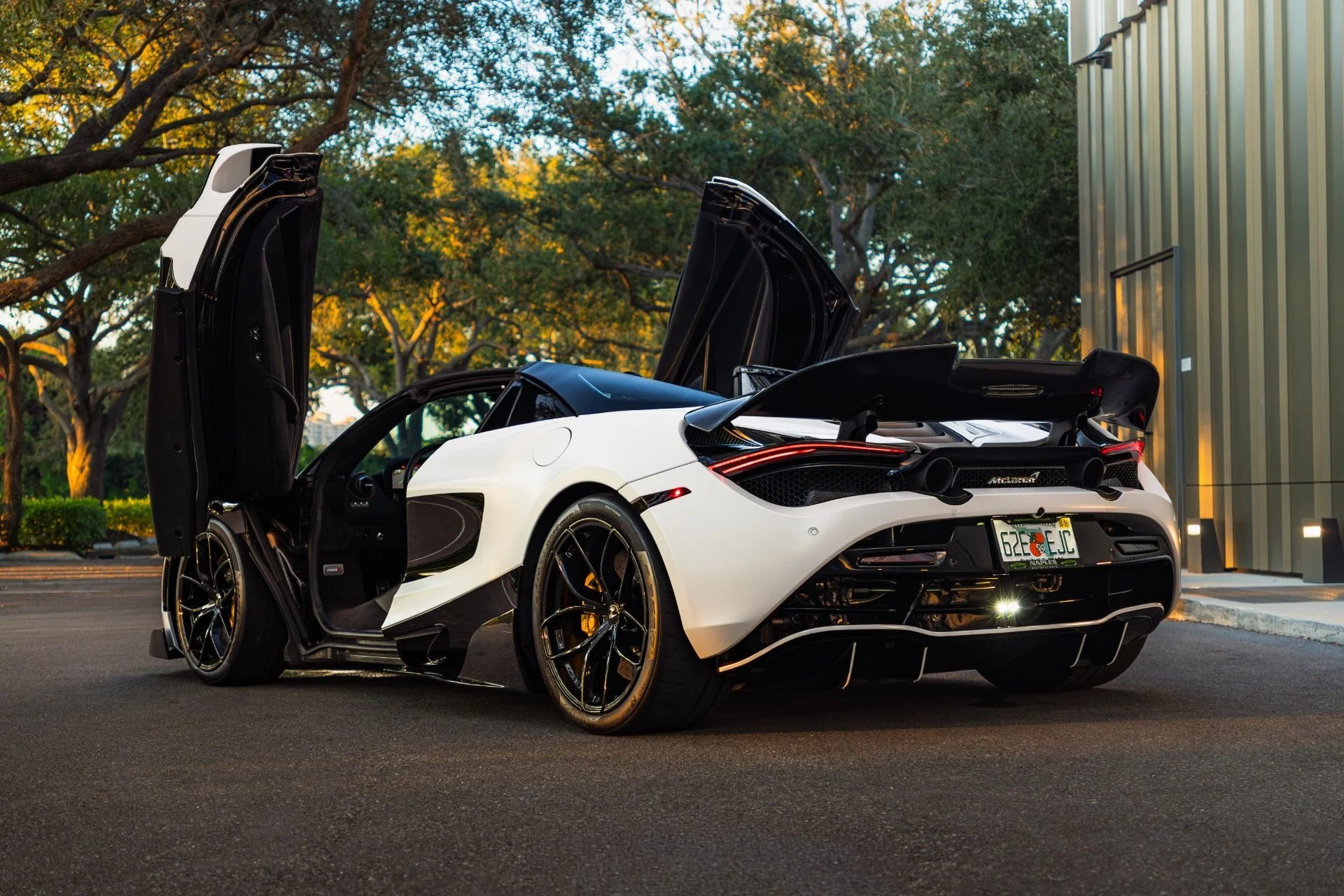 mph024_2916700425_Used_2020_Mc_Laren_720_S_Spider_1764794106_101bc2ad29