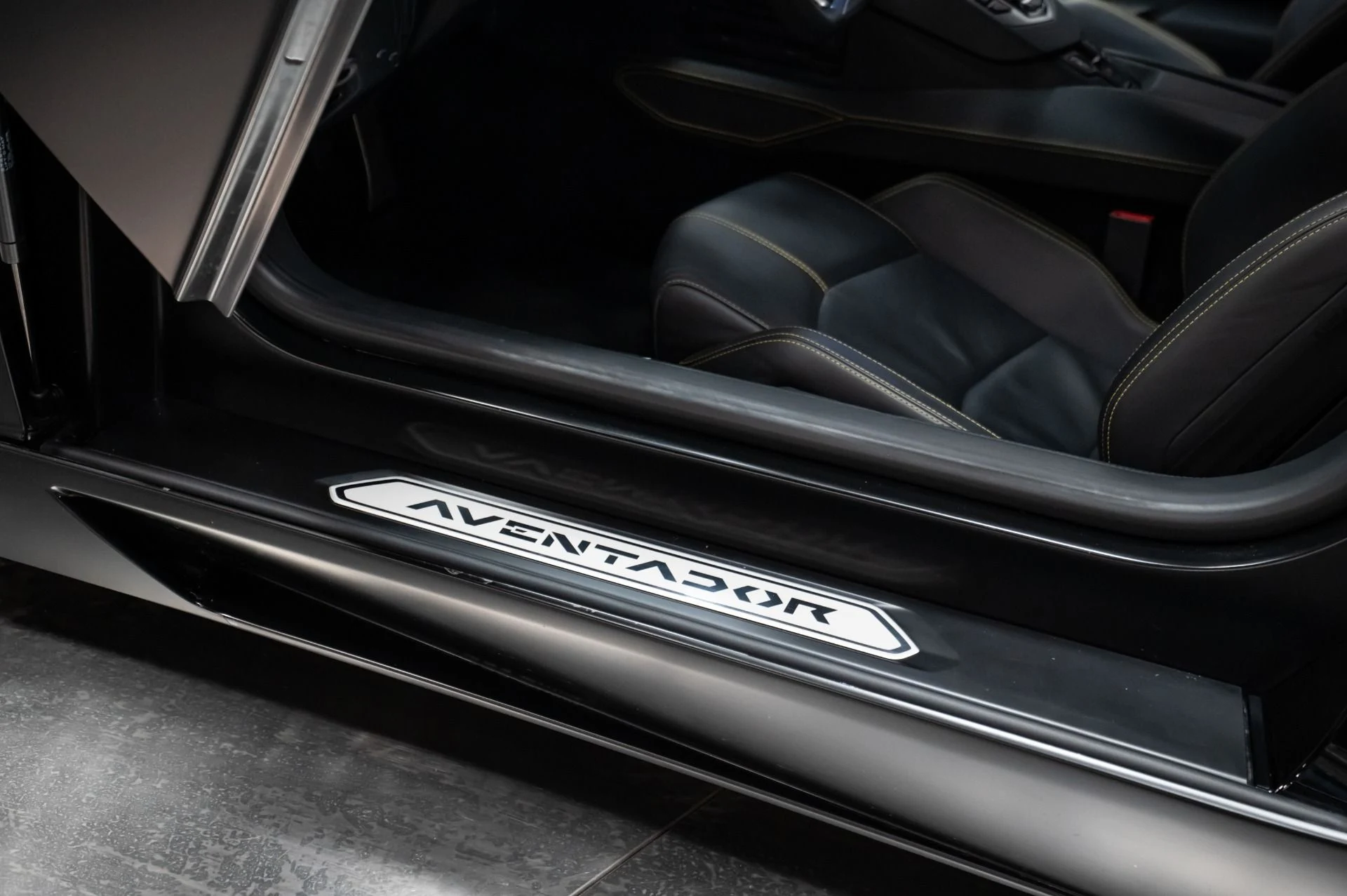 mph024_2932502827_Used_2014_Lamborghini_Aventador_1769104446_e31e474cae