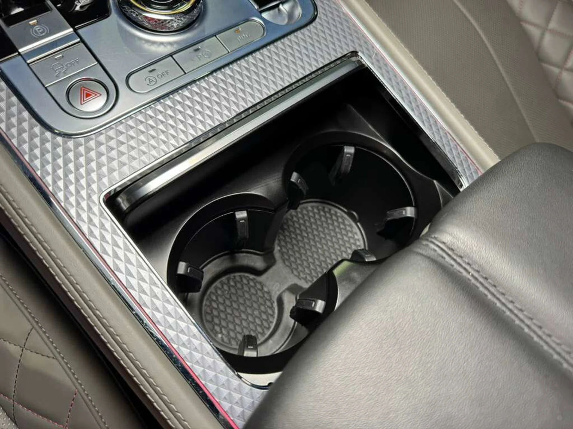 mph024_2932795752_9804643c7dcc70146303ba2b4eba9a73_74797e901f