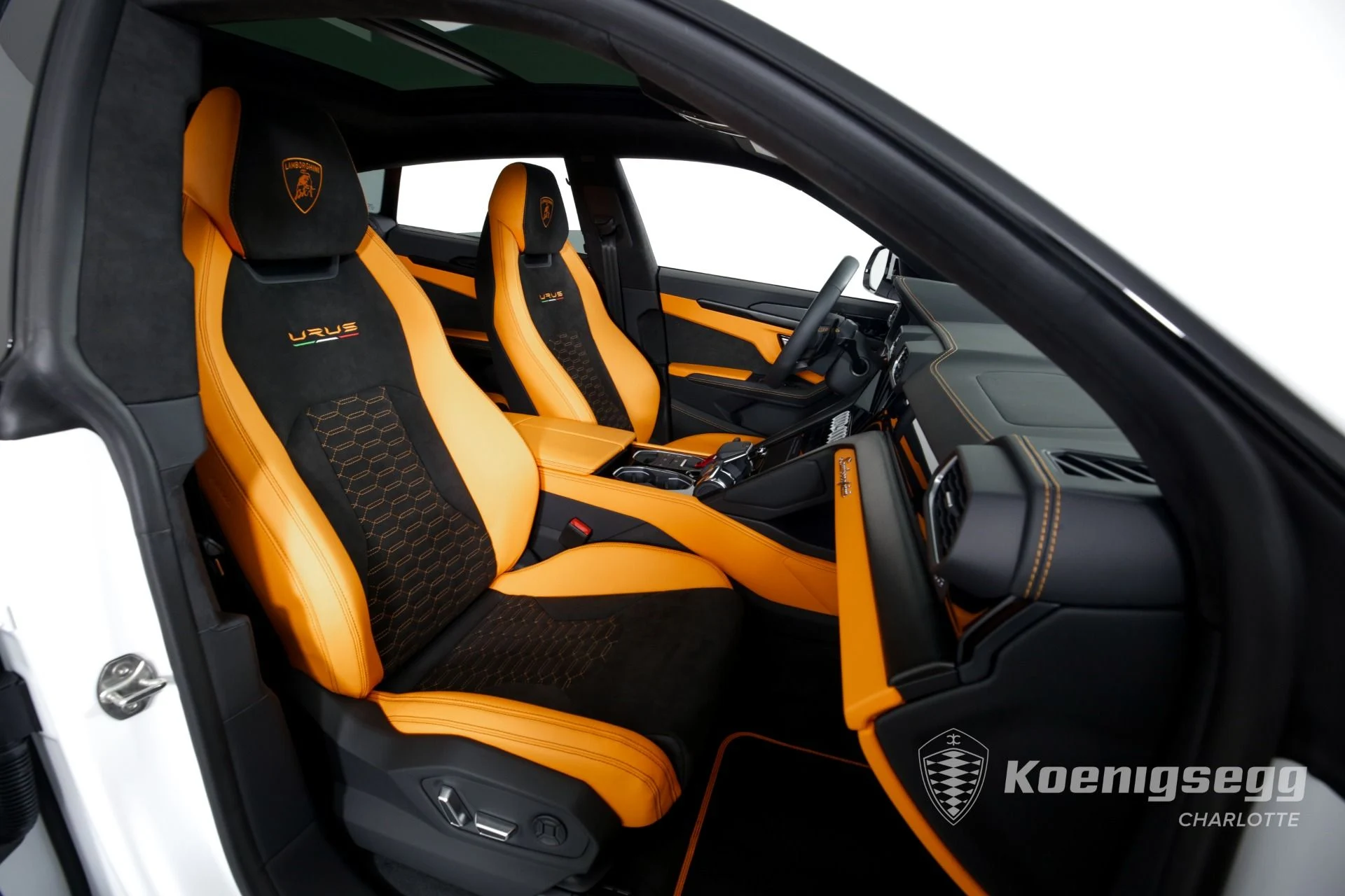 mph024_2946870194_Used_2022_LAMBORGHINI_URUS_1671576431_c925ffcde1