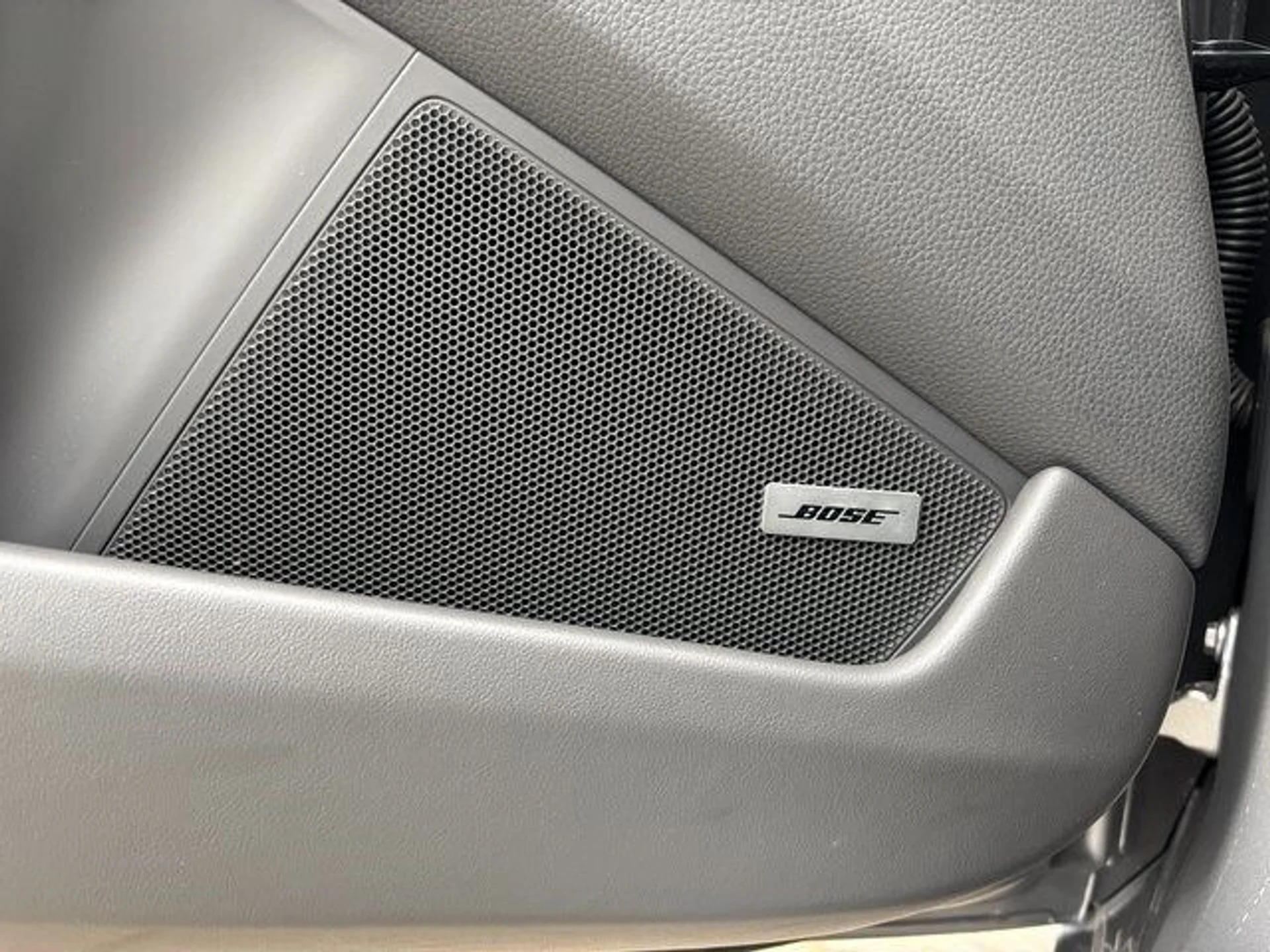 mph024_2950946036_3ca621e5698786bfce125c0af576d987x_700572772a