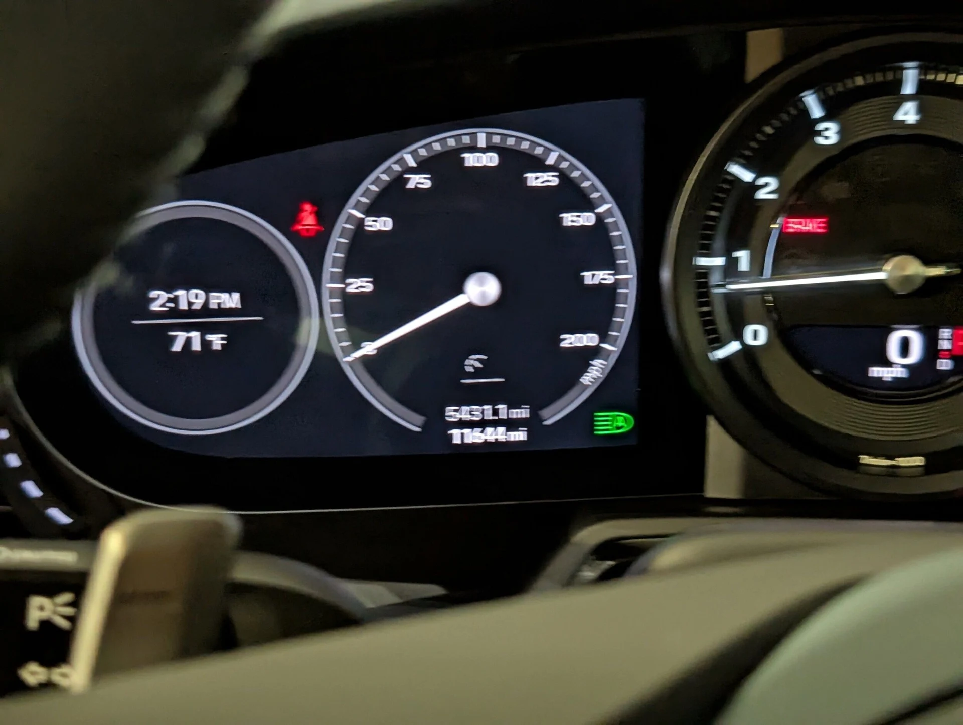 mph024_2965819400_04592899c7d5d81443724a1a1a8aca19x_5f2bda1691