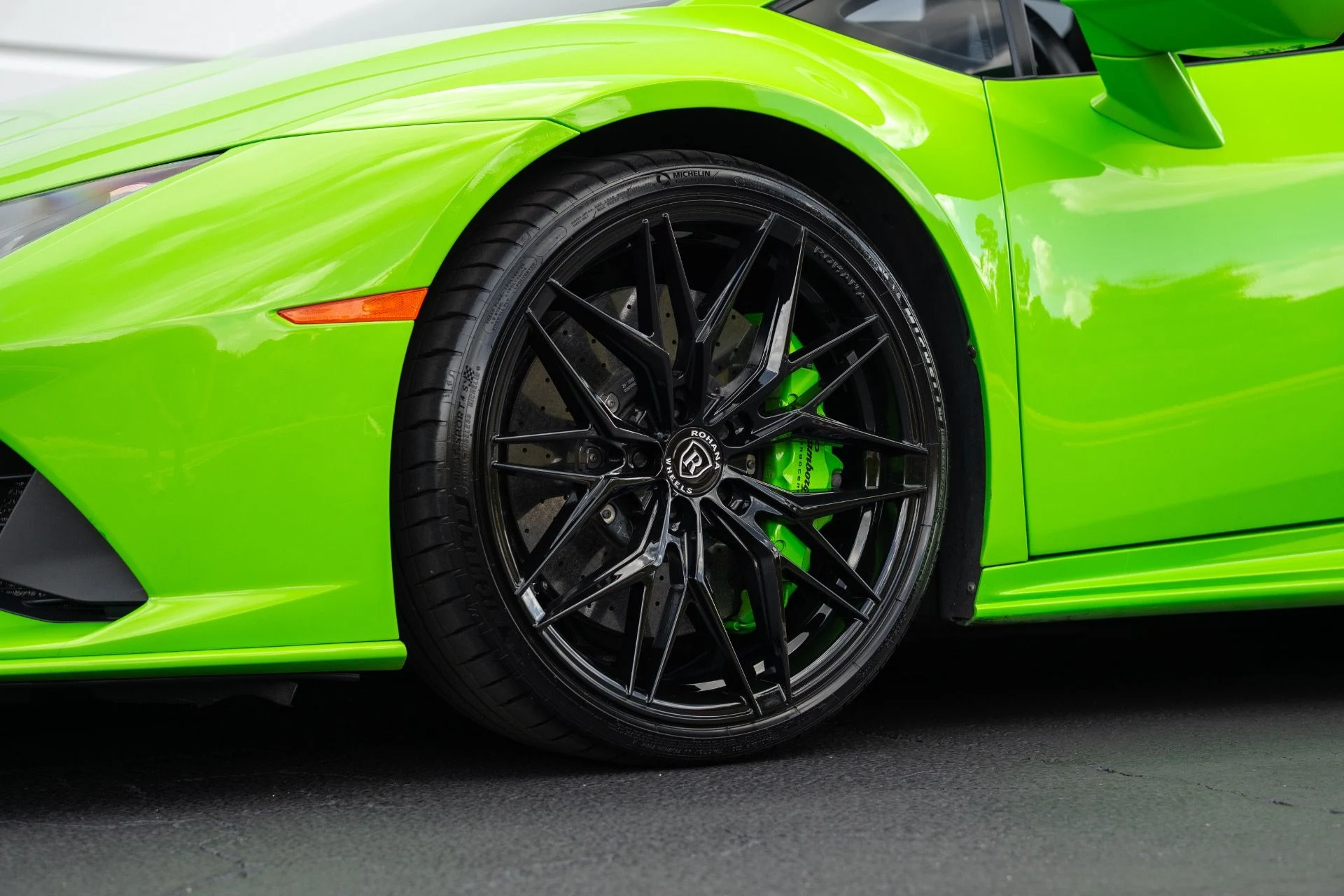 mph024_2966170368_Used_2020_Lamborghini_Huracan_EVO_1770872075_82415fc384