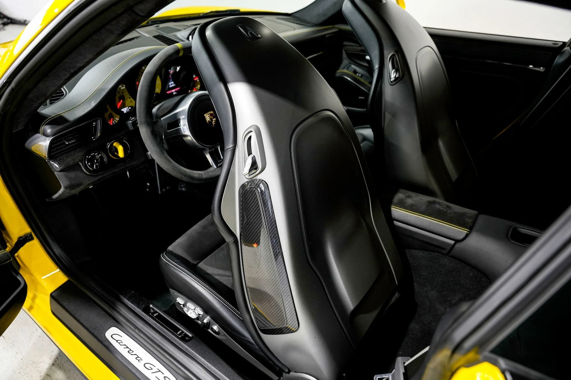 mph024_2970304550_21b9474ed6a53f8dfccd79d3b8036017x_498a178615