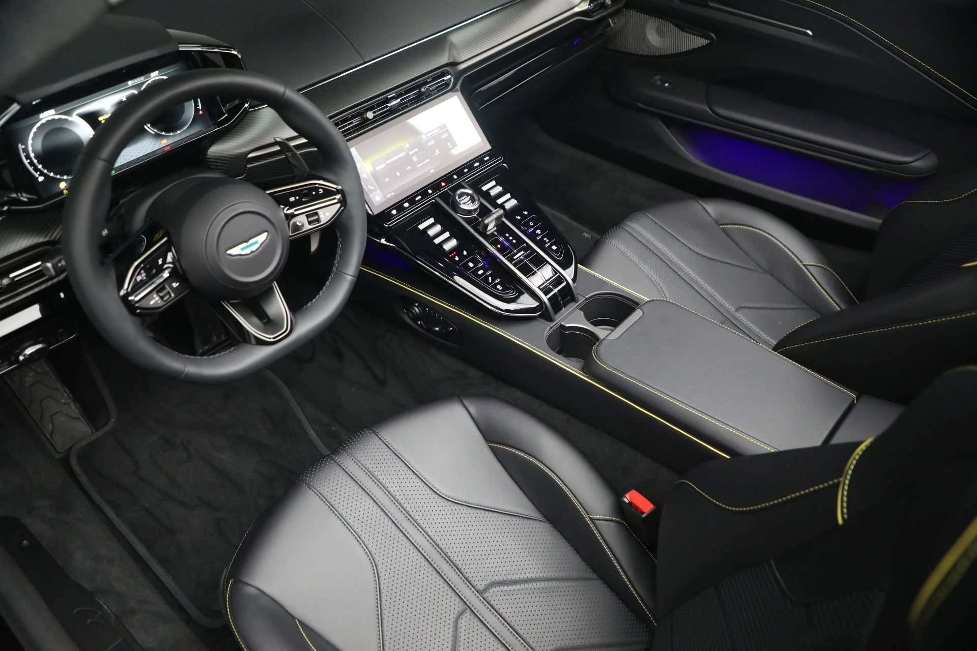 mph024_2972541306_New_2026_Aston_Martin_Vantage_Roadster_1770848257_fe195b16e0